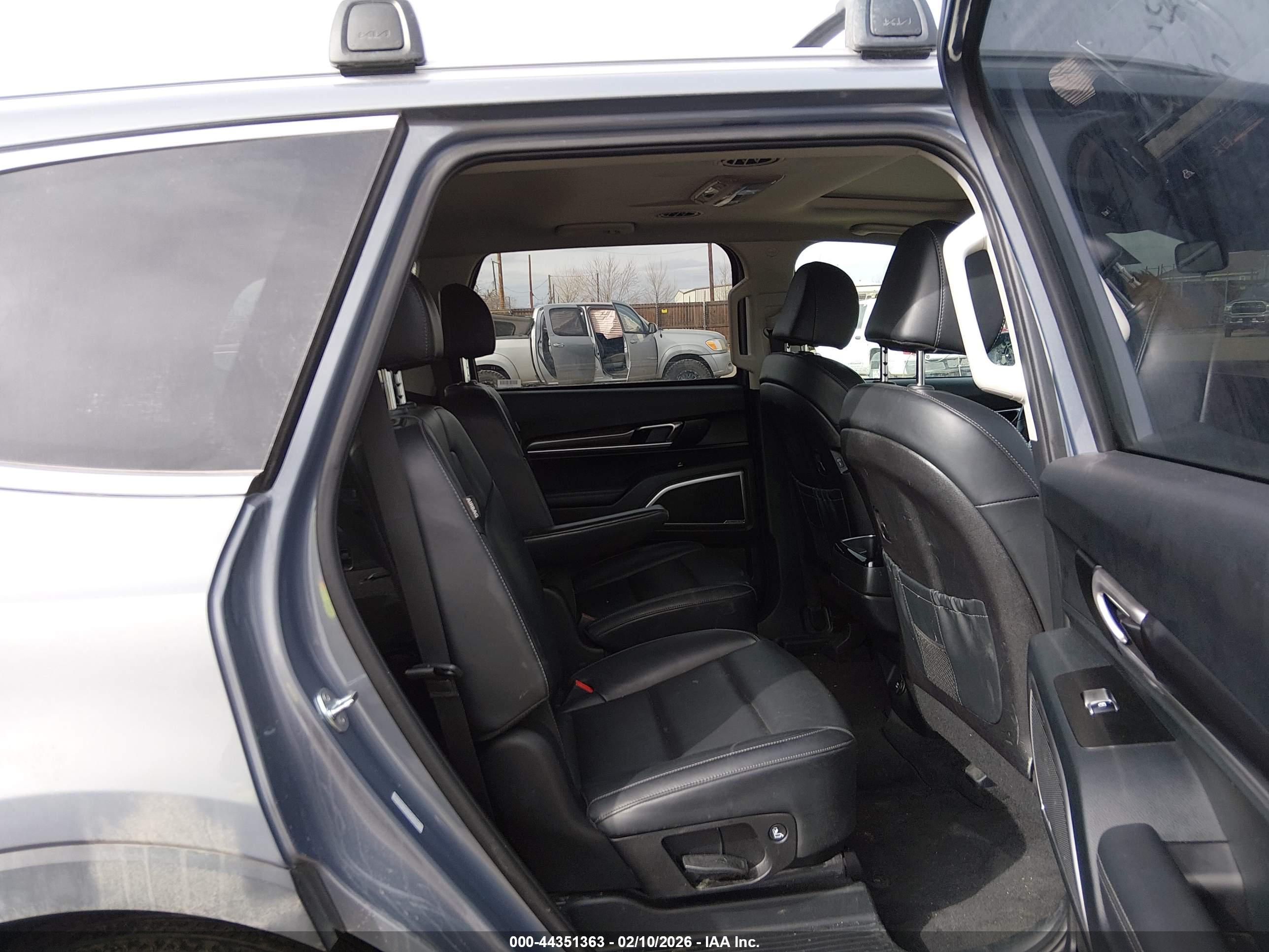 KIA TELLURIDE image 8