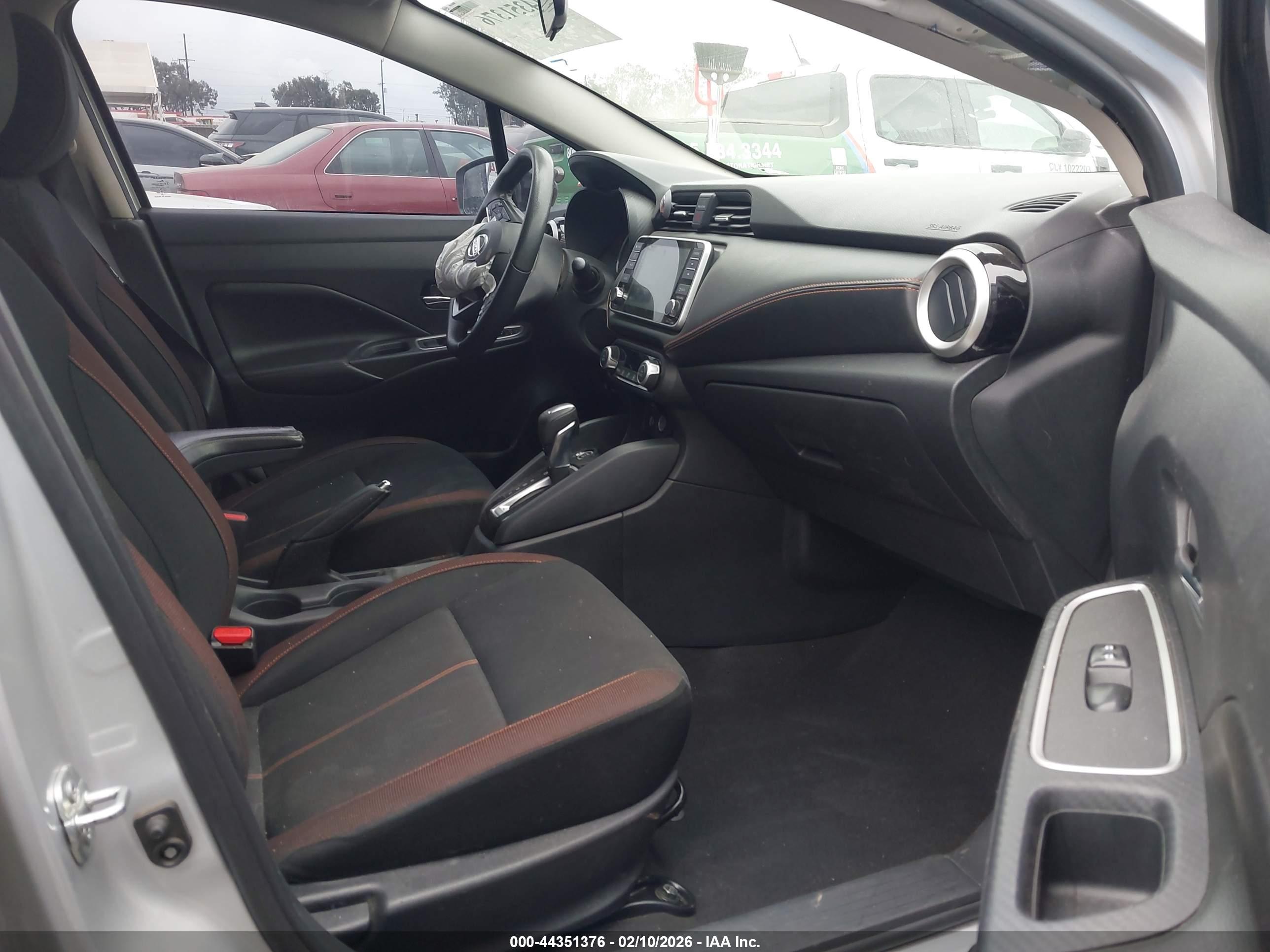 NISSAN VERSA image 5