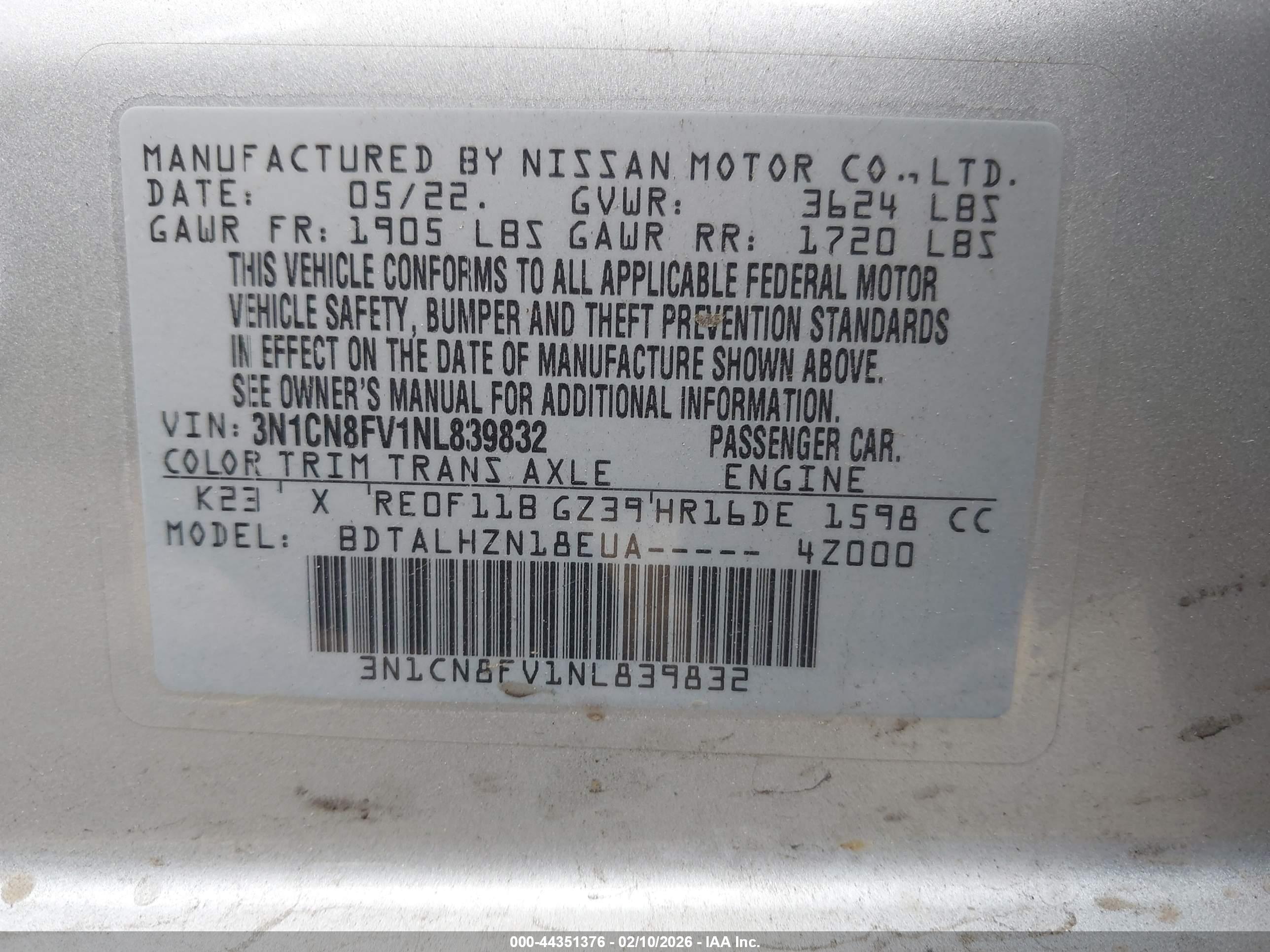 NISSAN VERSA image 9