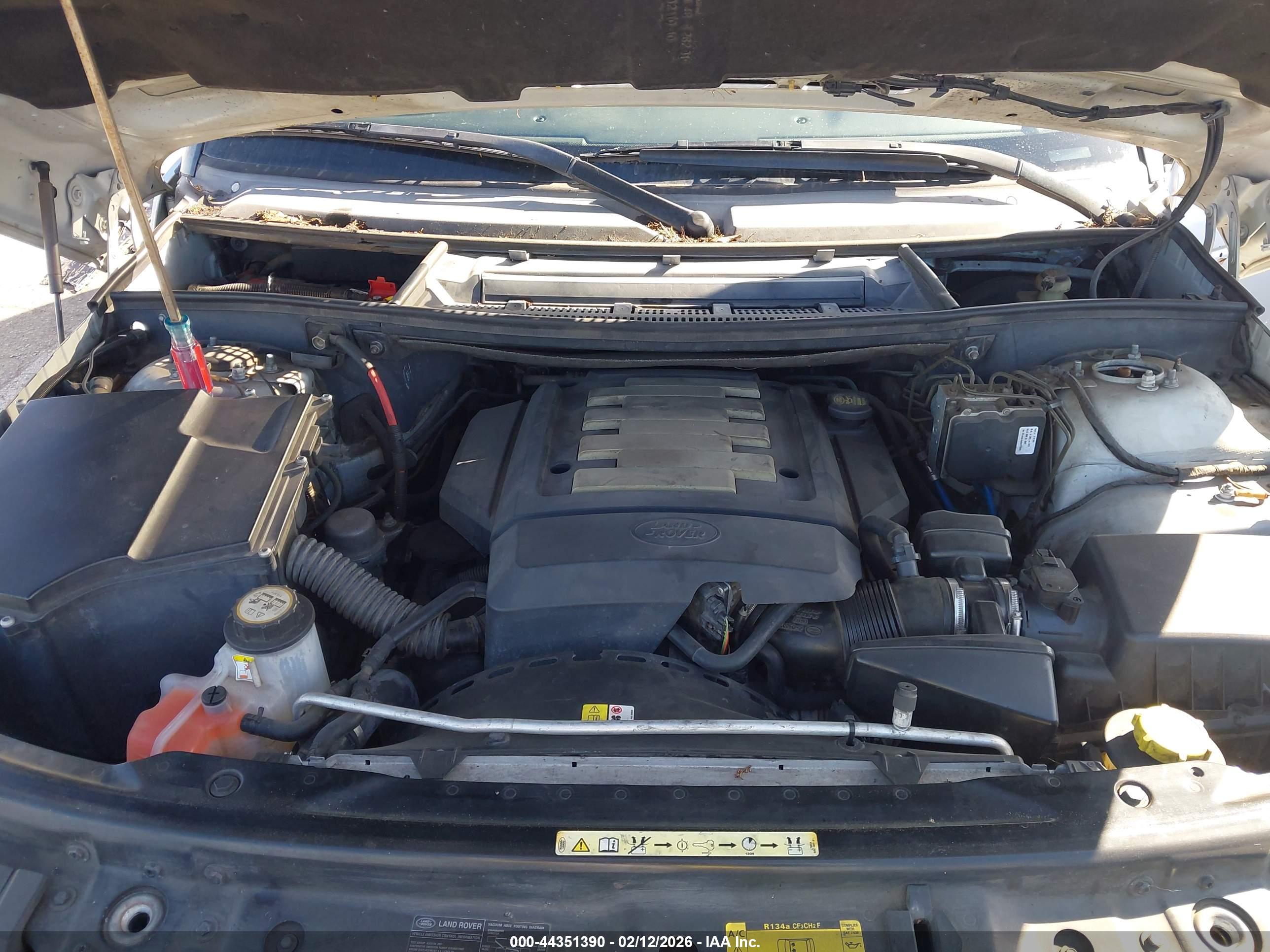 LAND ROVER image 10