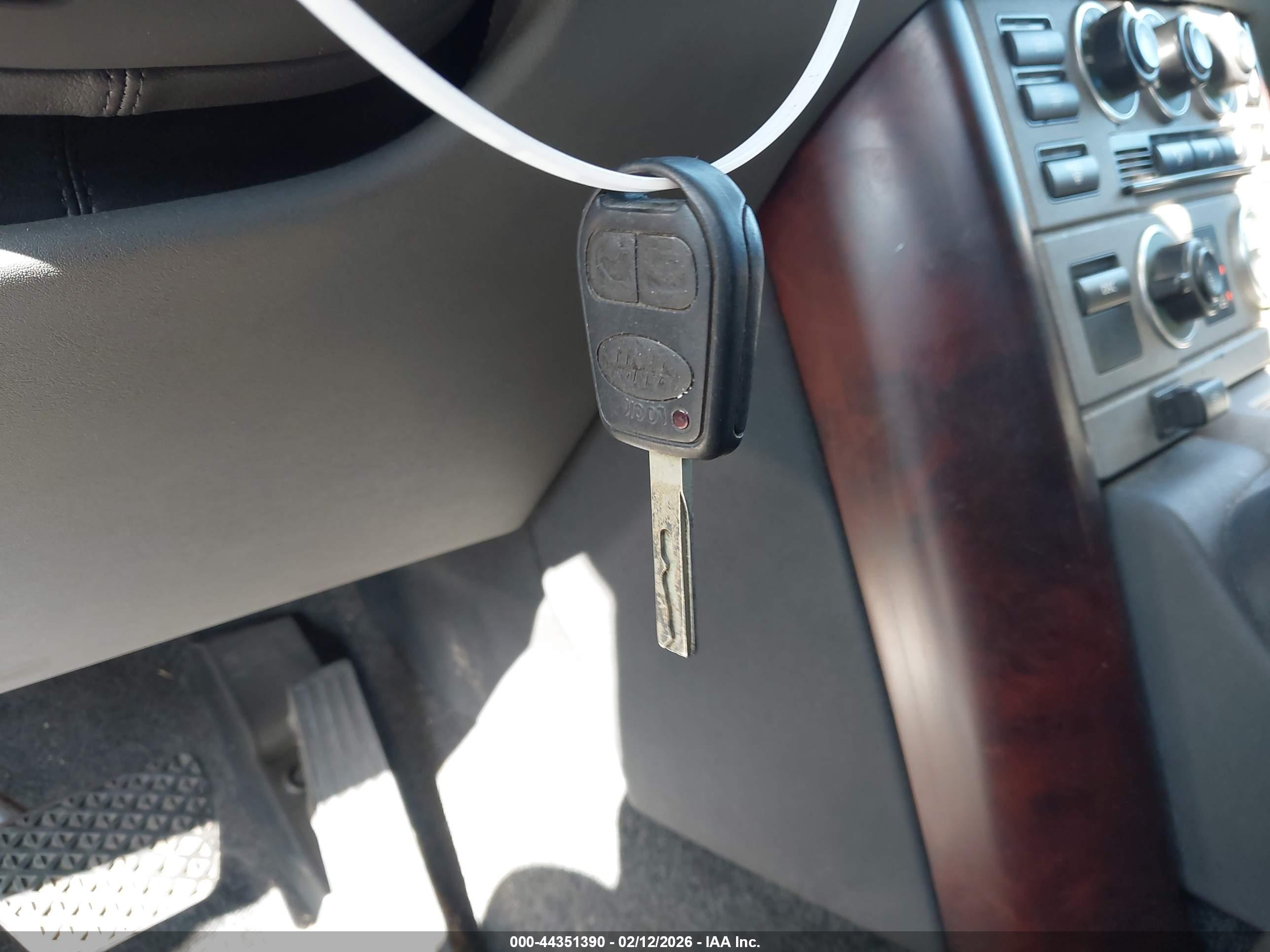 LAND ROVER image 11