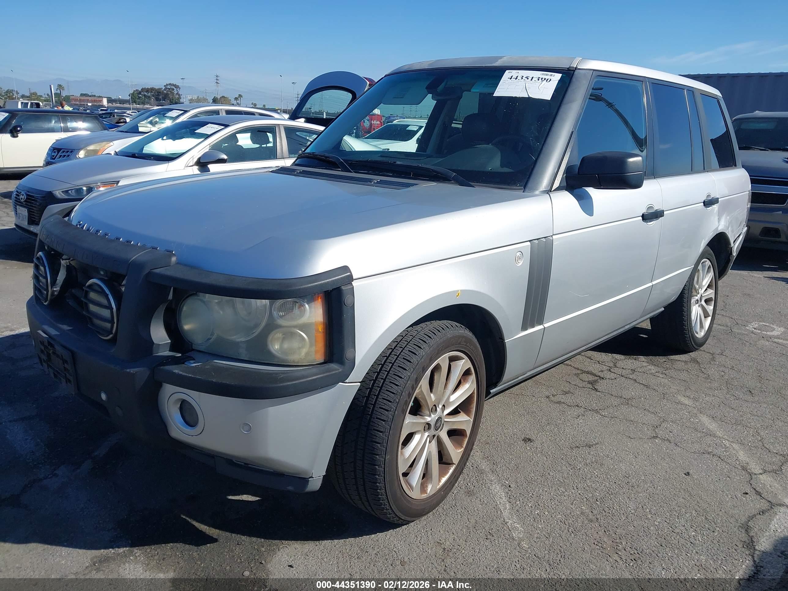LAND ROVER image 2