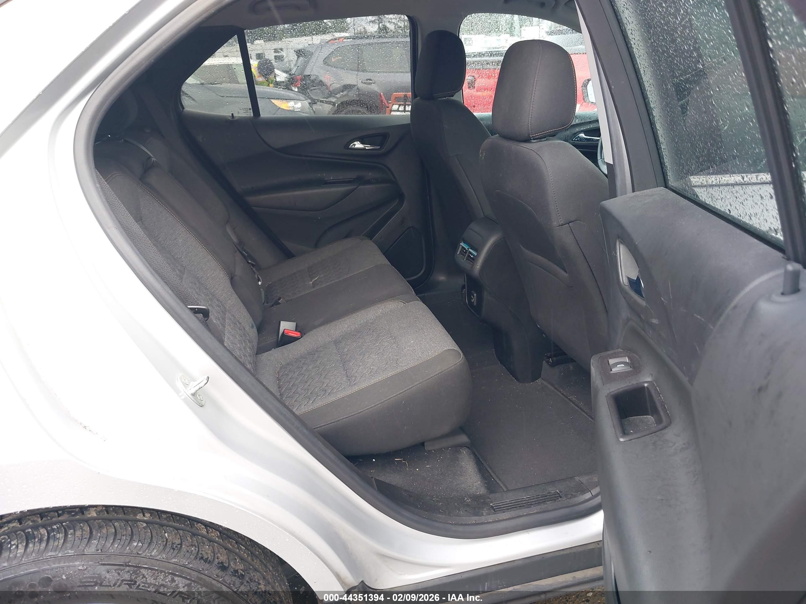 CHEVROLET EQUINOX image 8
