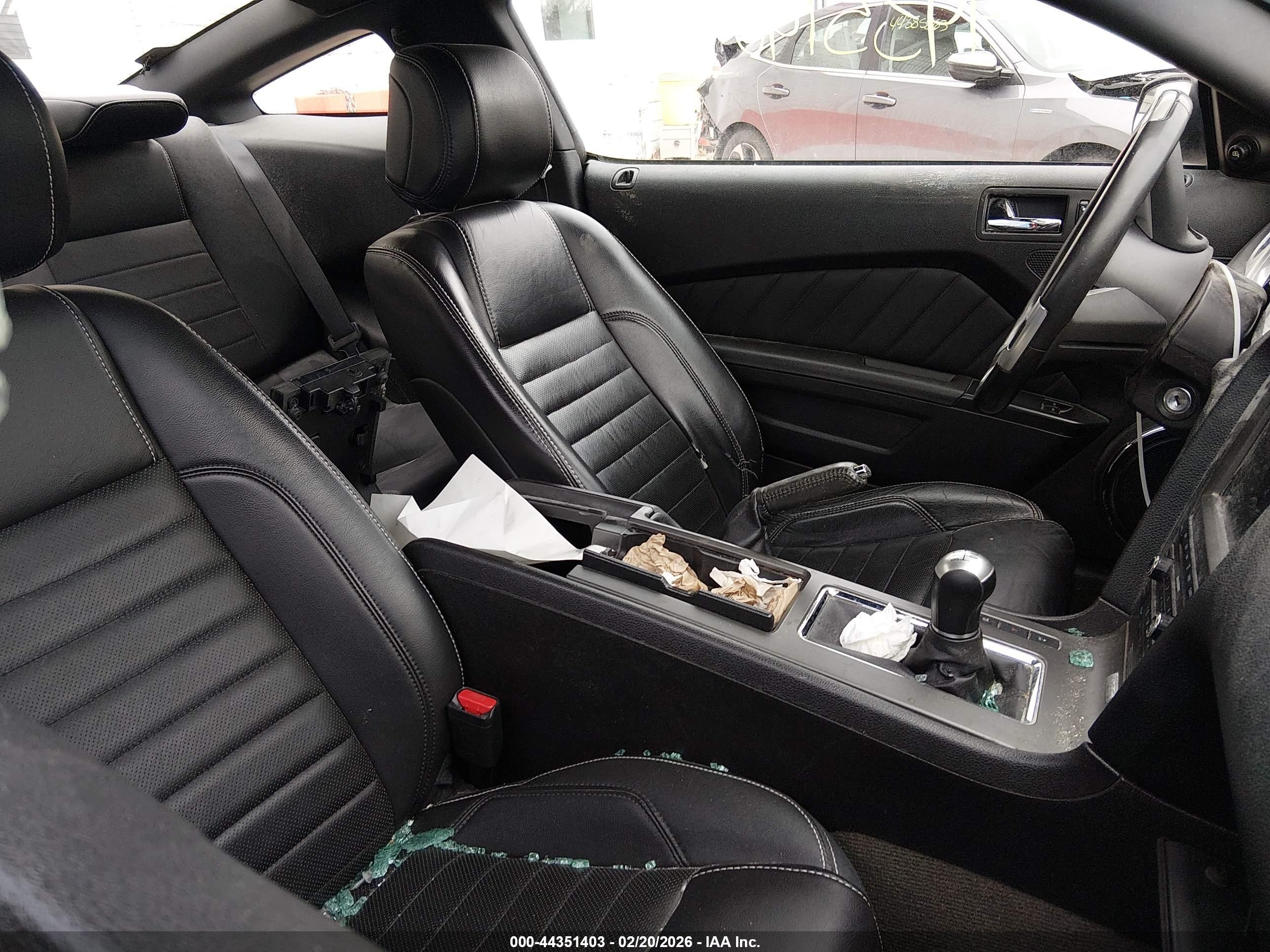 FORD MUSTANG image 5