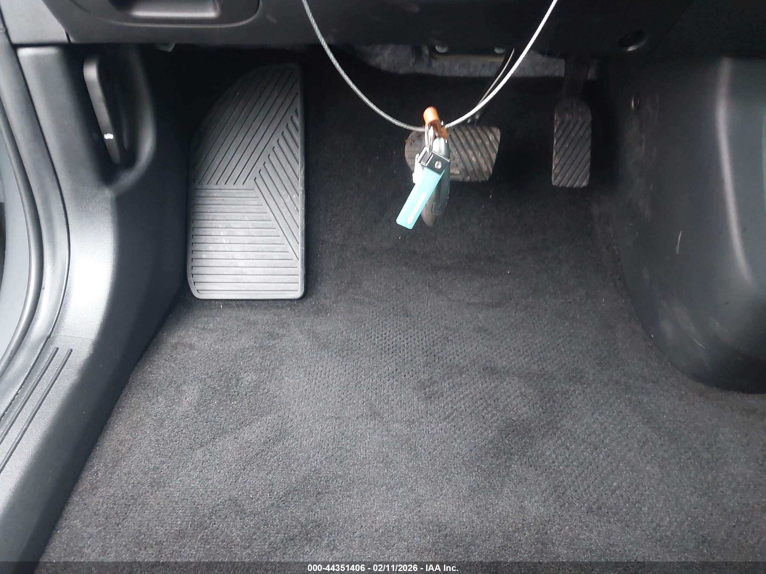 HYUNDAI IONIQ image 11
