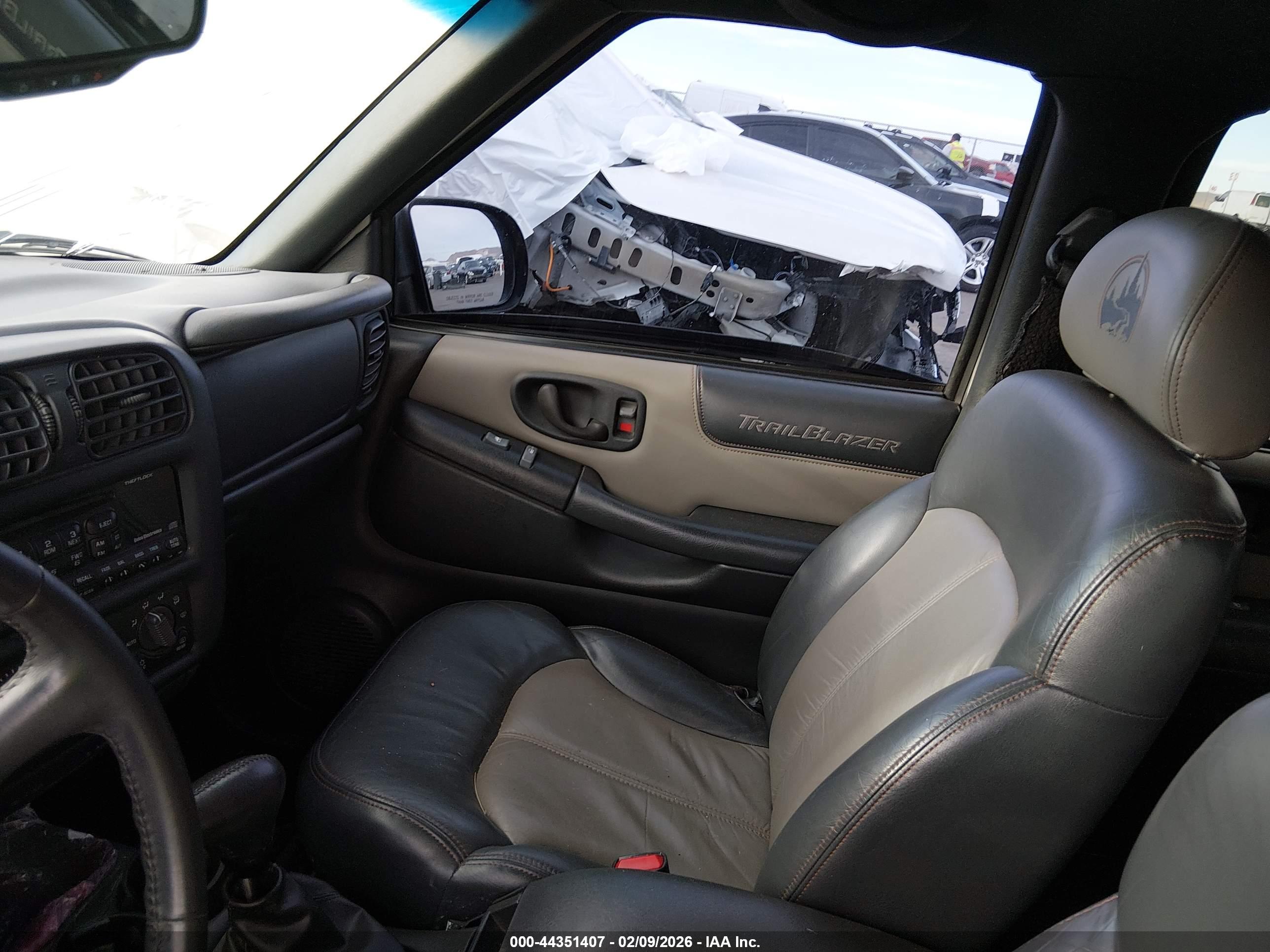 CHEVROLET BLAZER image 5