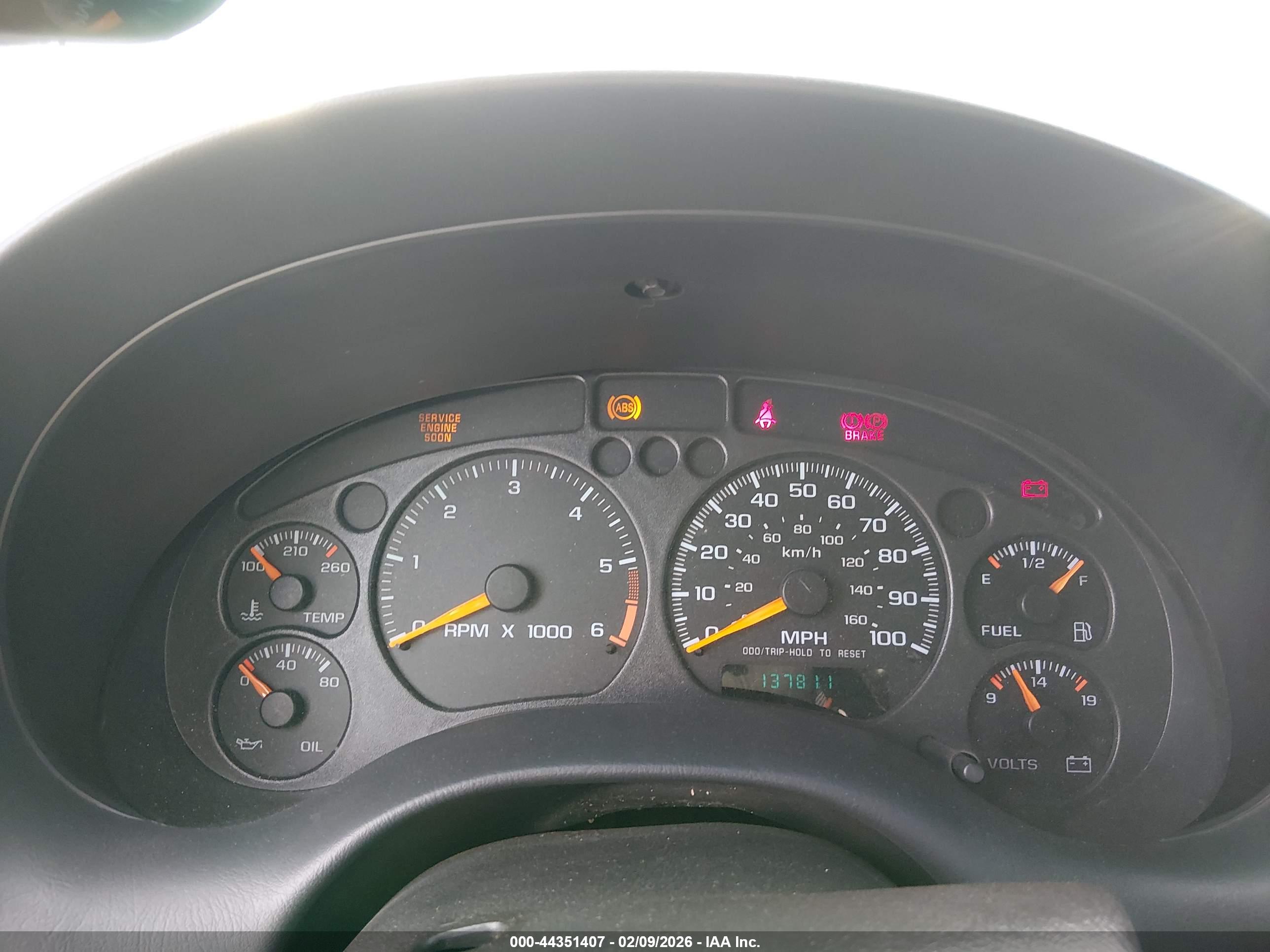 CHEVROLET BLAZER image 7