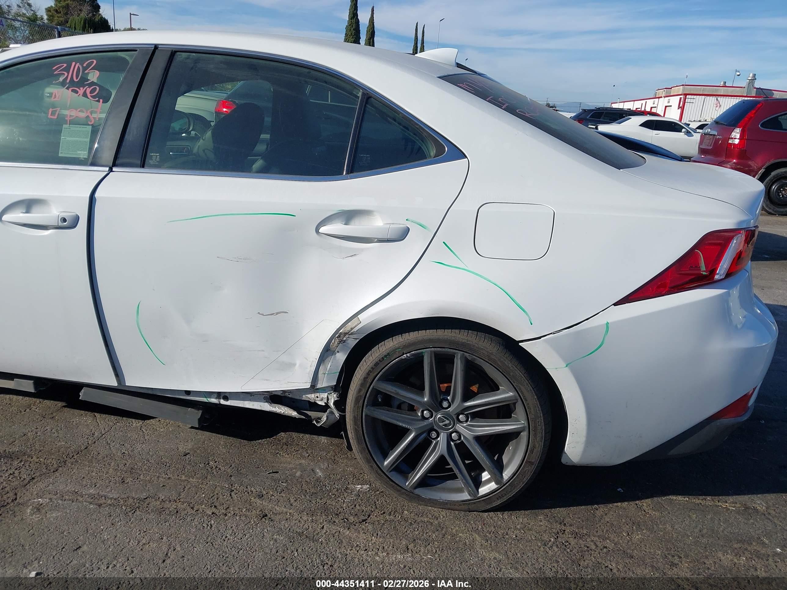 LEXUS IS image 6