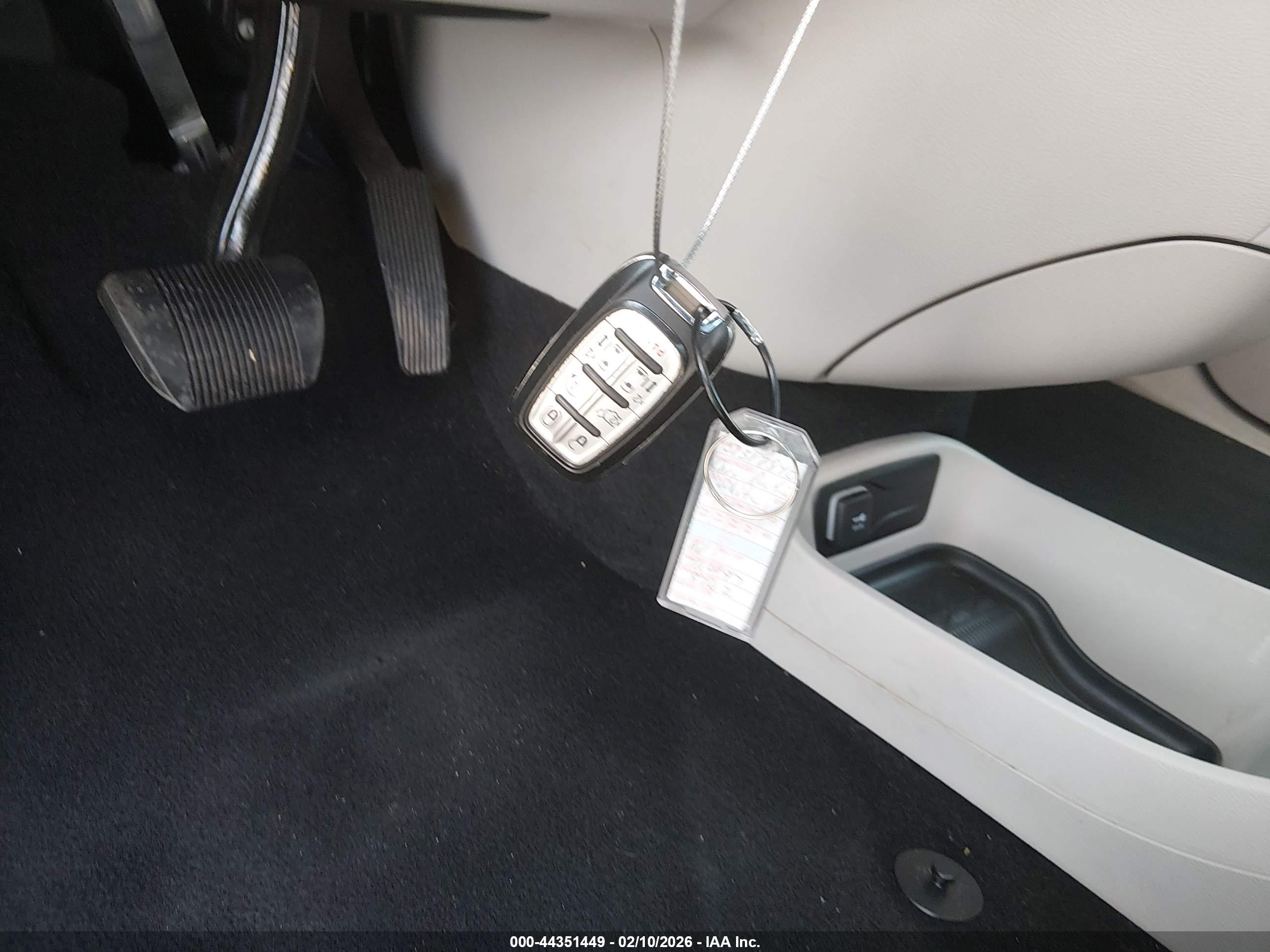 CHRYSLER PACIFICA image 11