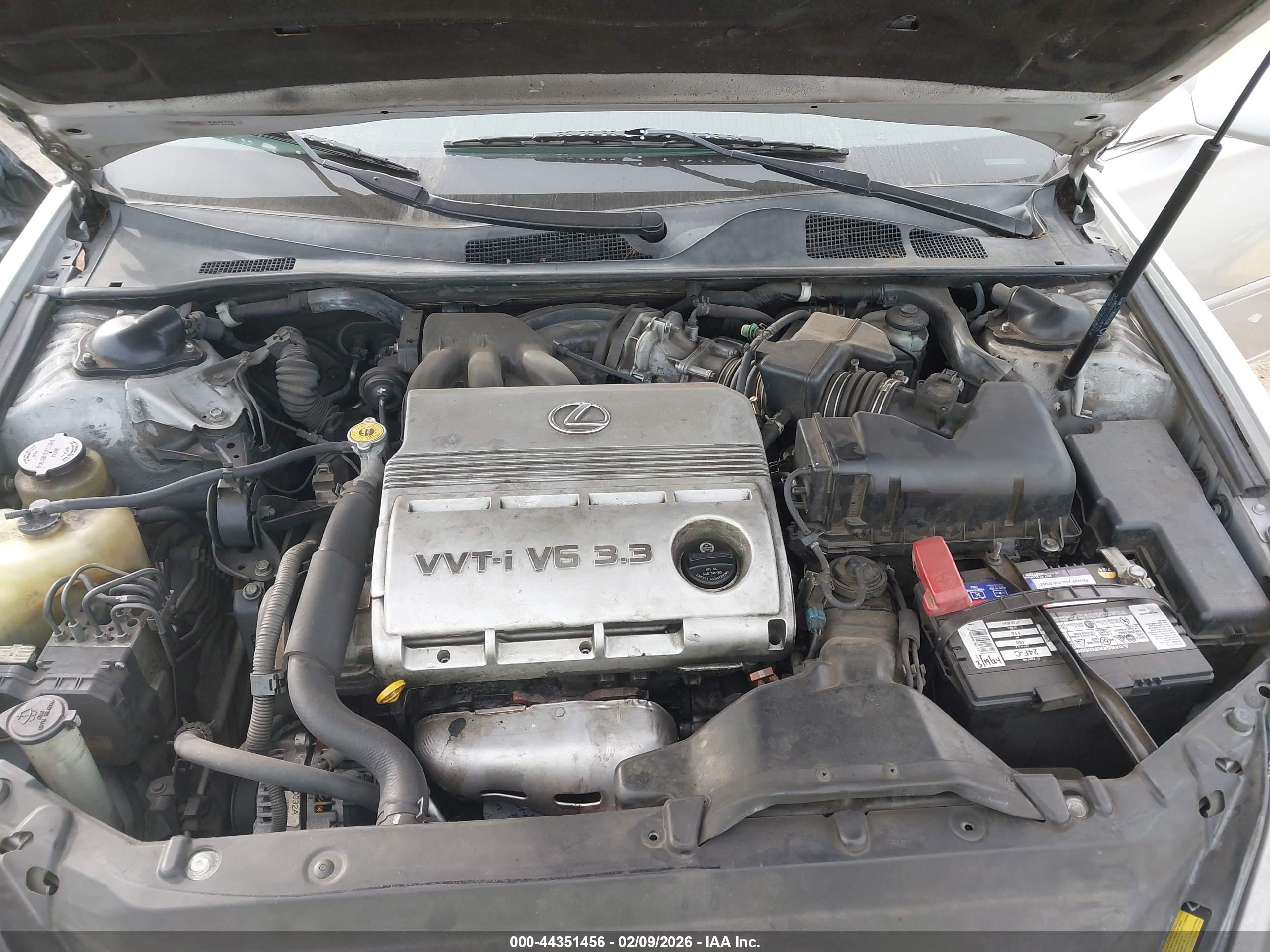 LEXUS ES image 10