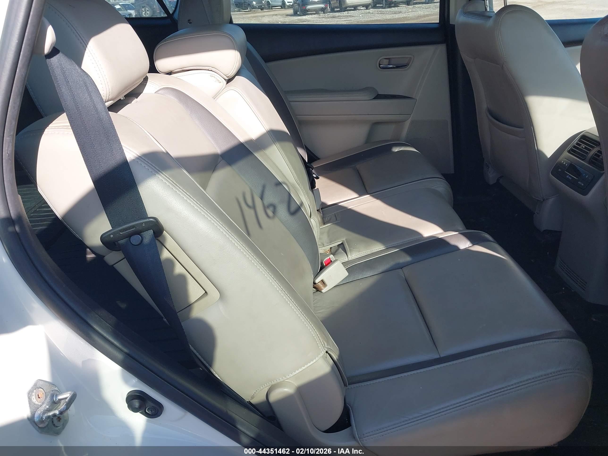 MAZDA CX-9 image 8