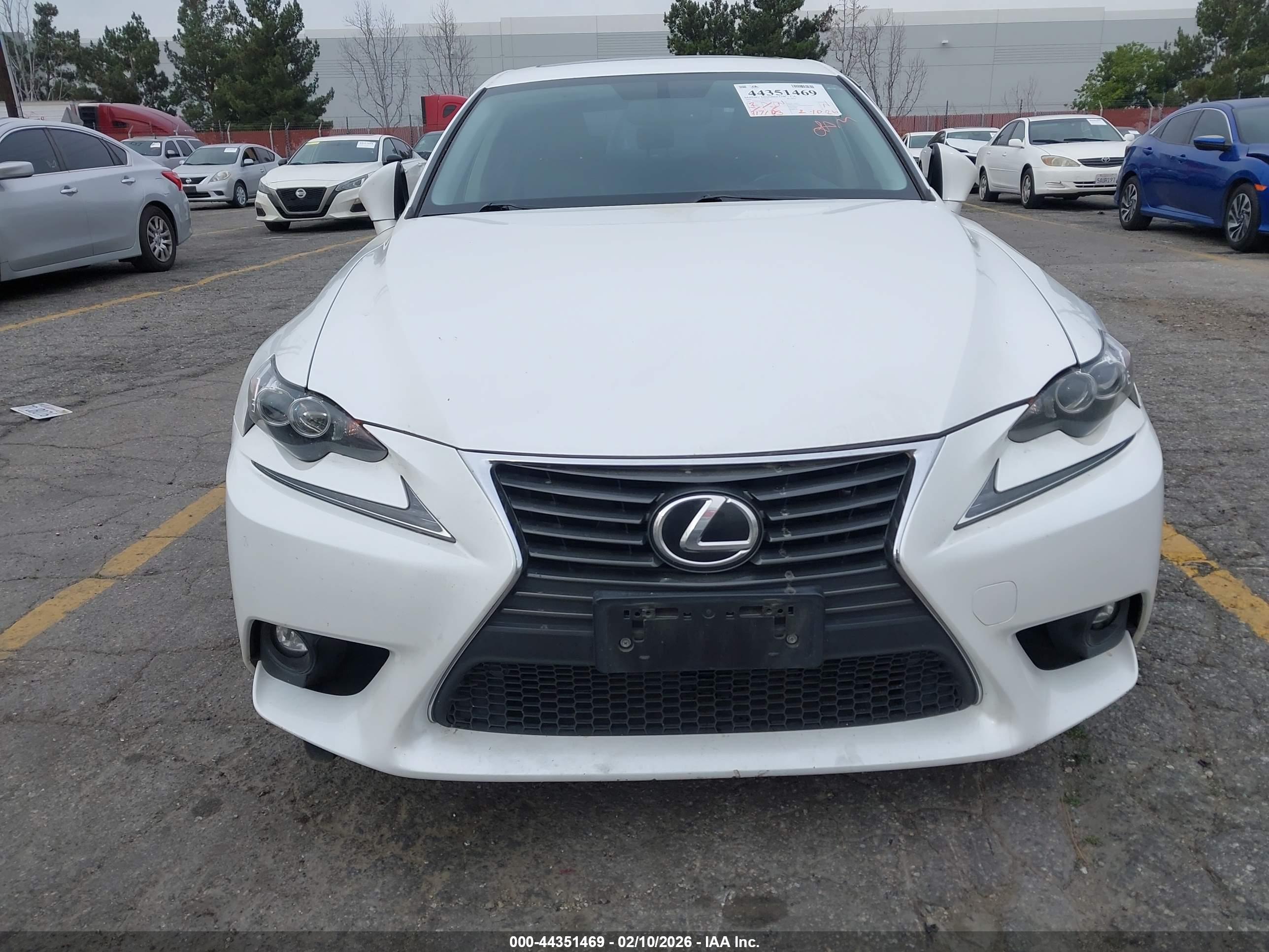LEXUS IS image 6