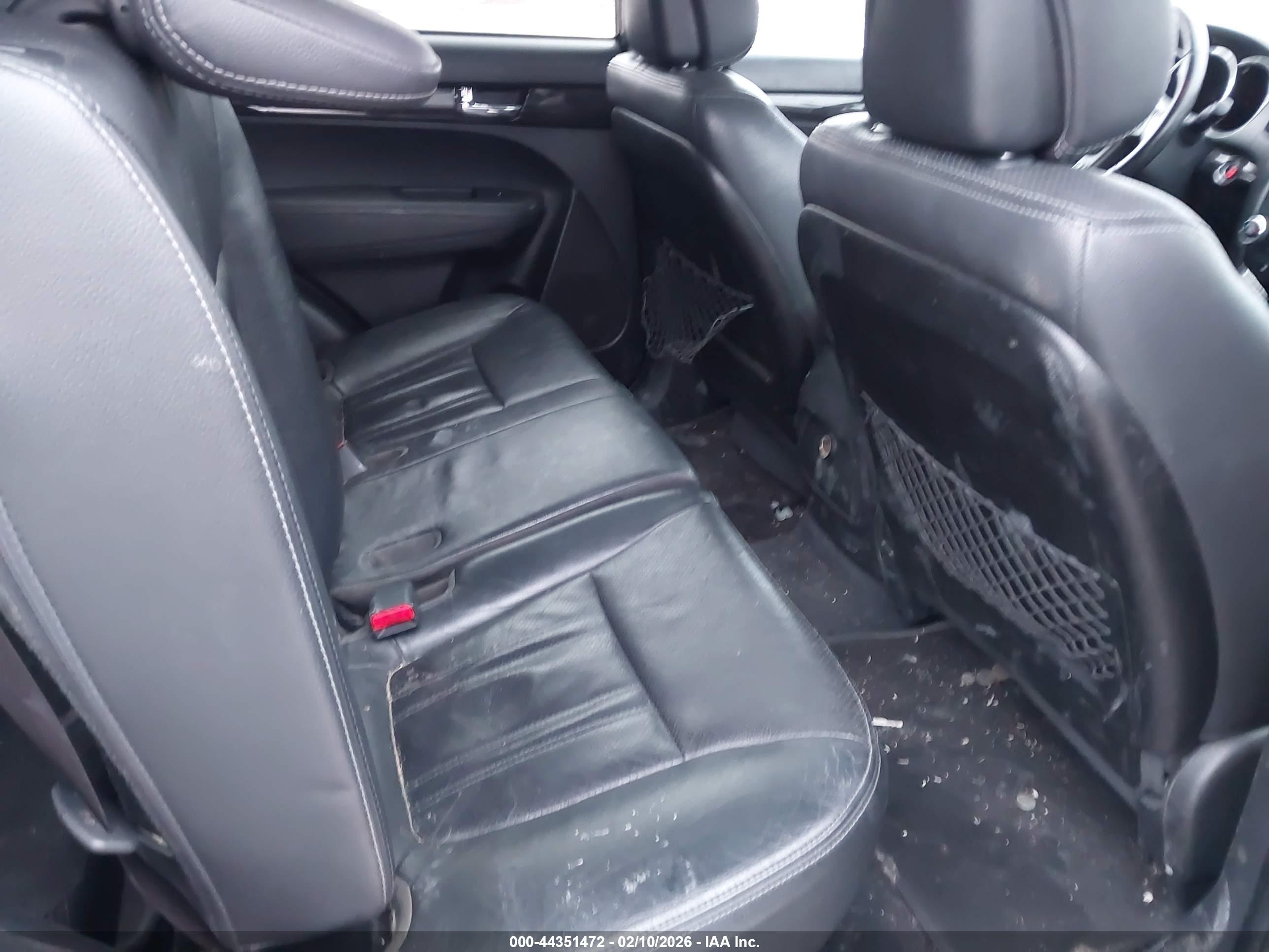 KIA SORENTO image 8