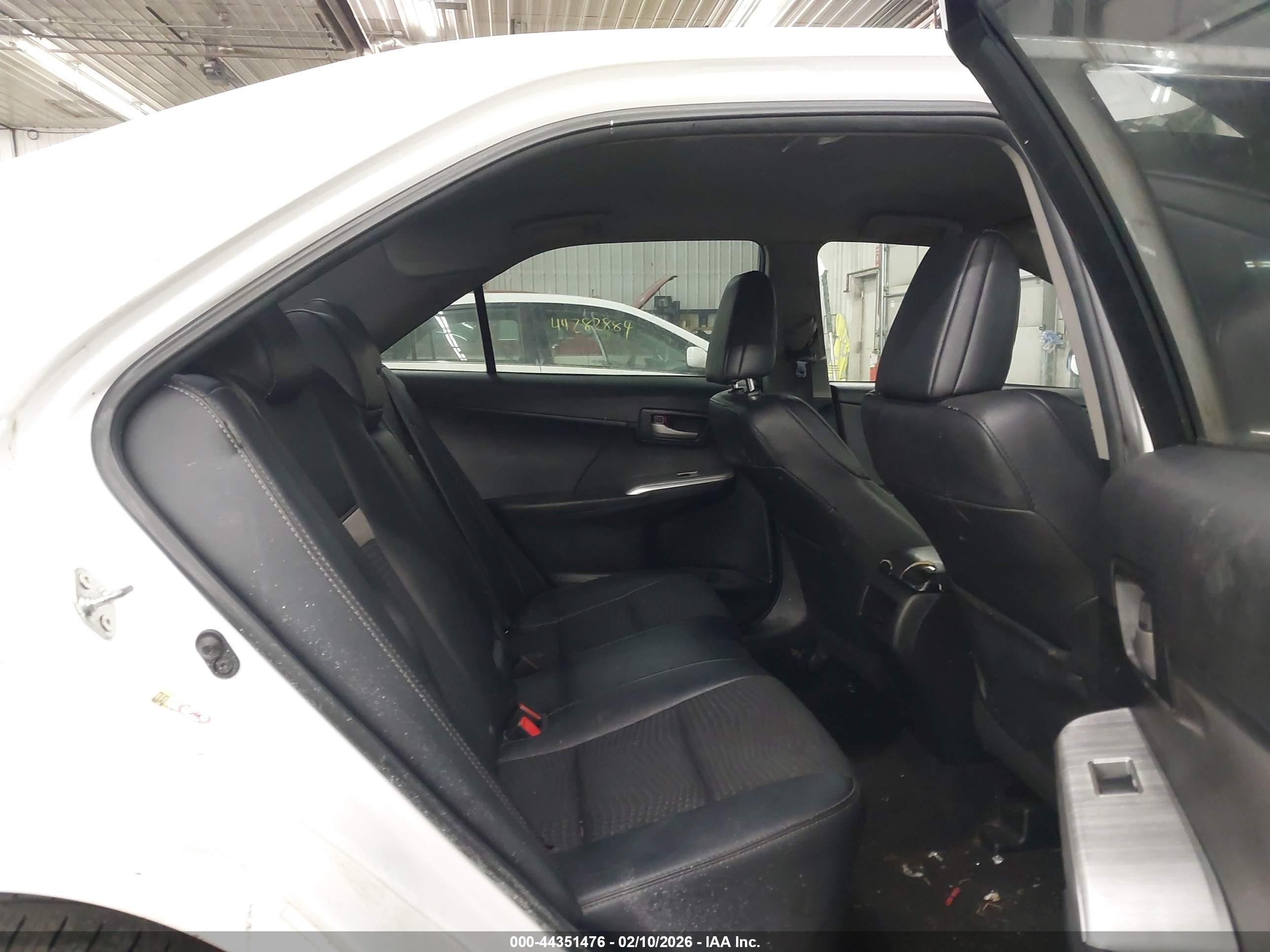 TOYOTA CAMRY image 8