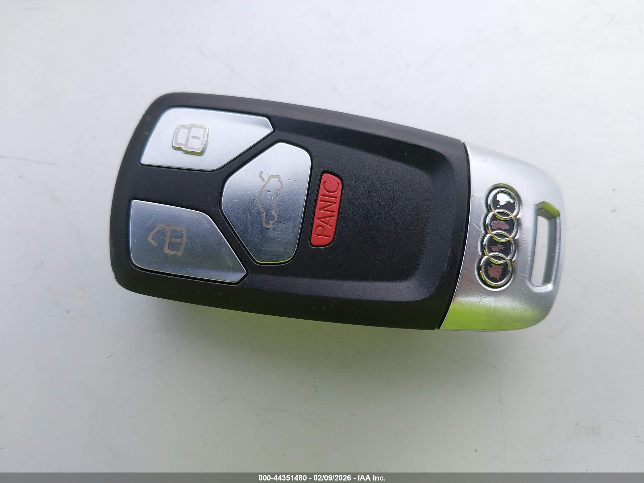 AUDI A4 image 11