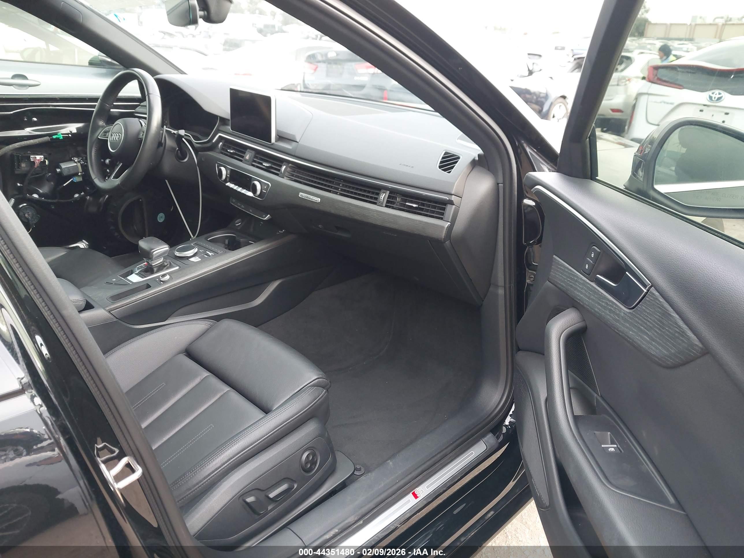 AUDI A4 image 5