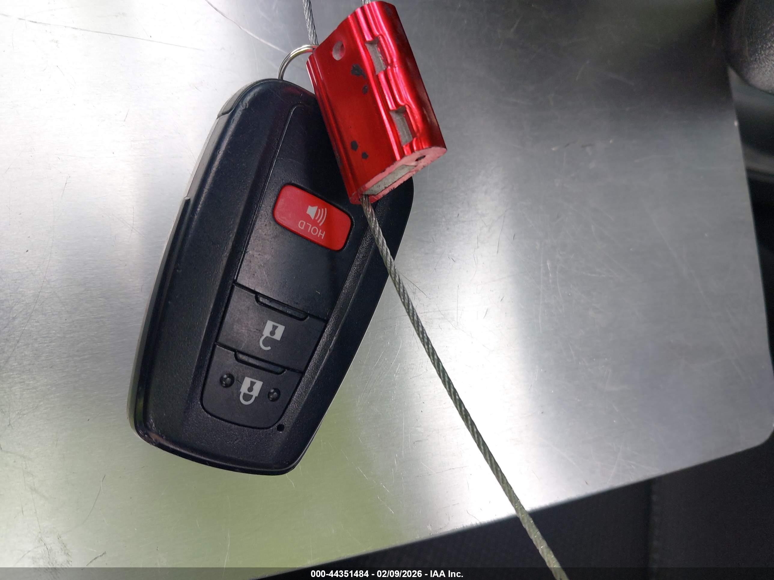 TOYOTA PRIUS image 11