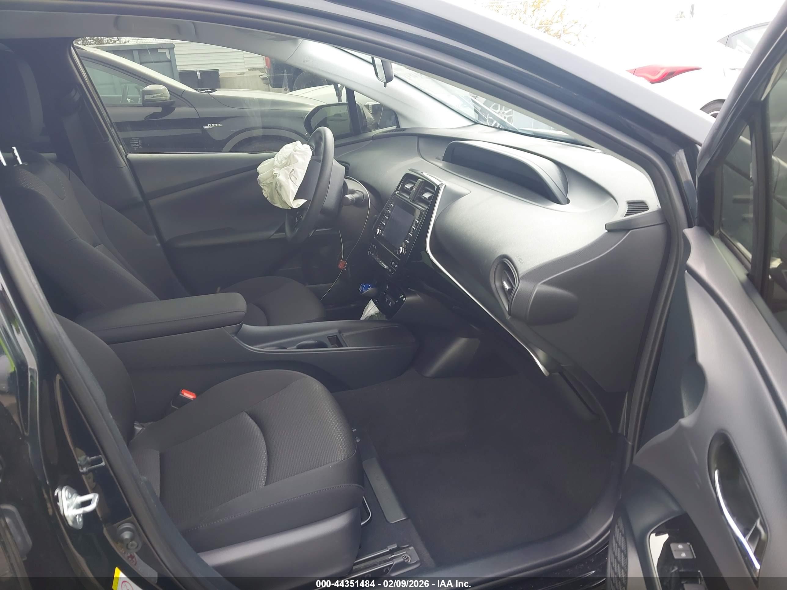 TOYOTA PRIUS image 5