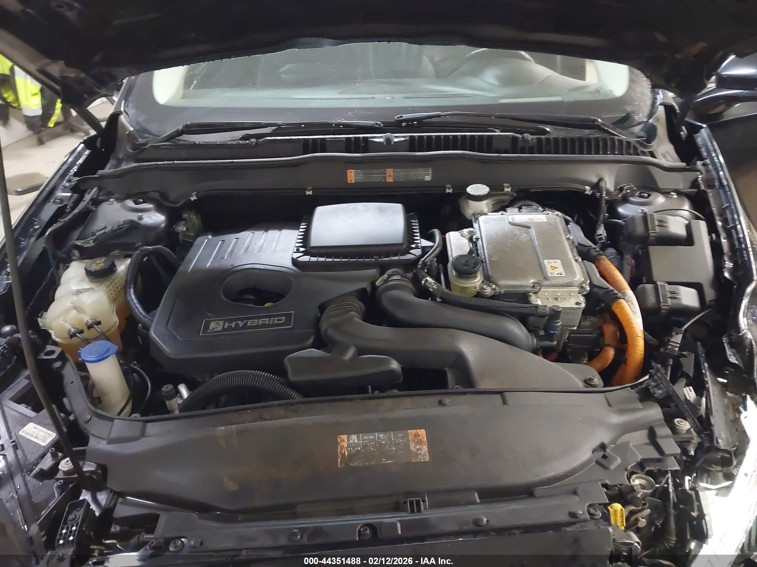FORD FUSION image 10