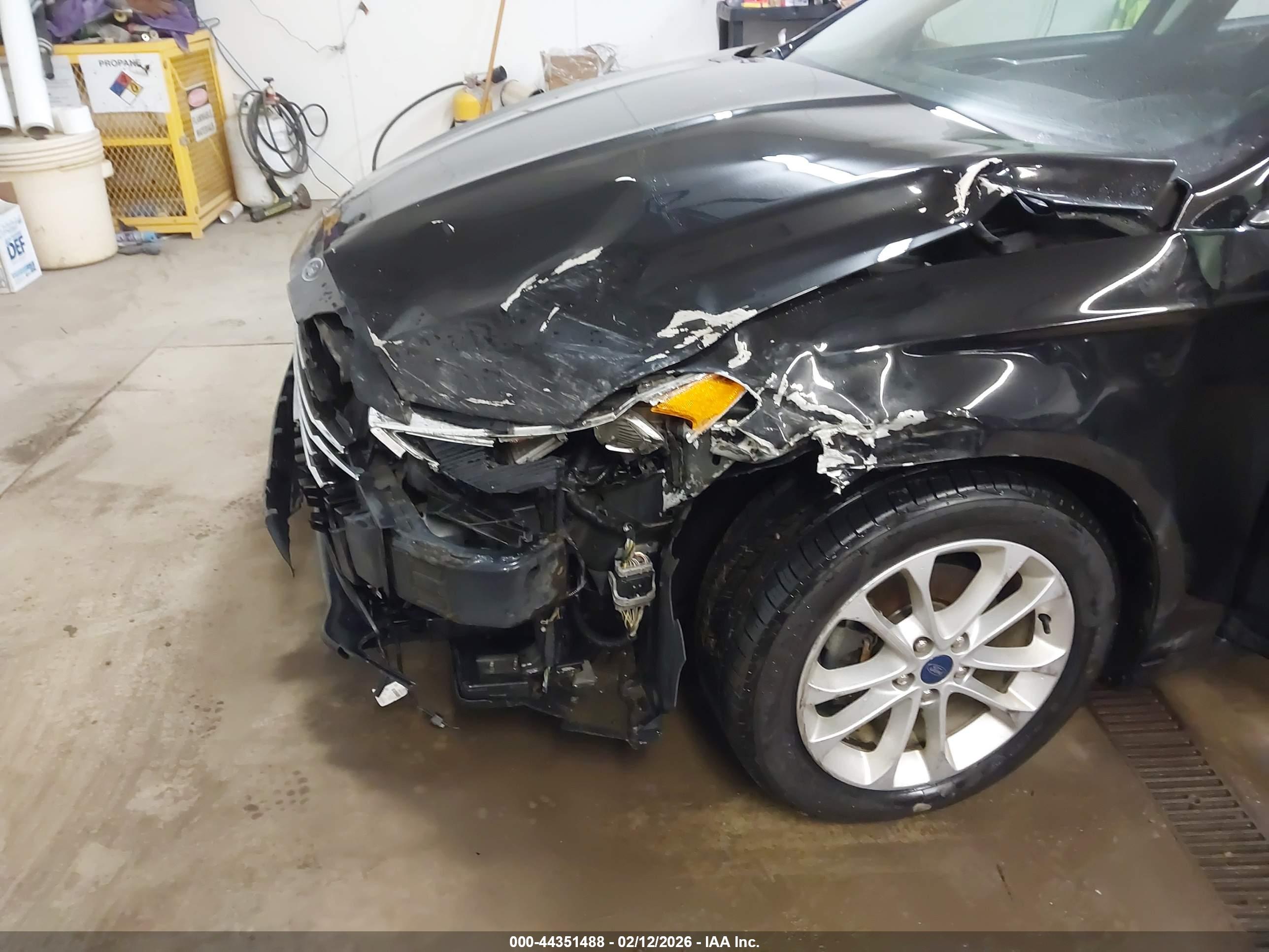 FORD FUSION image 6