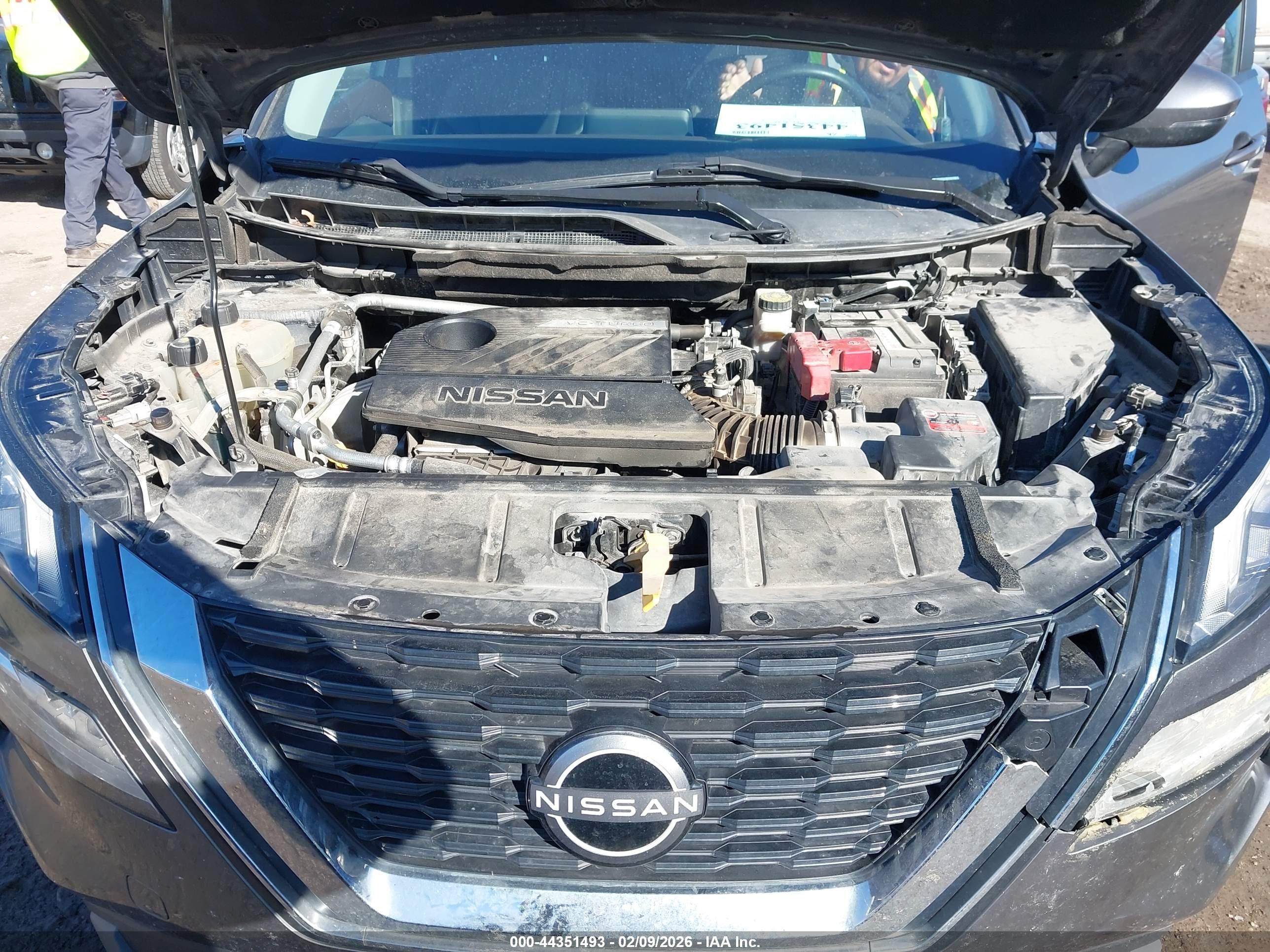 NISSAN ROGUE image 10