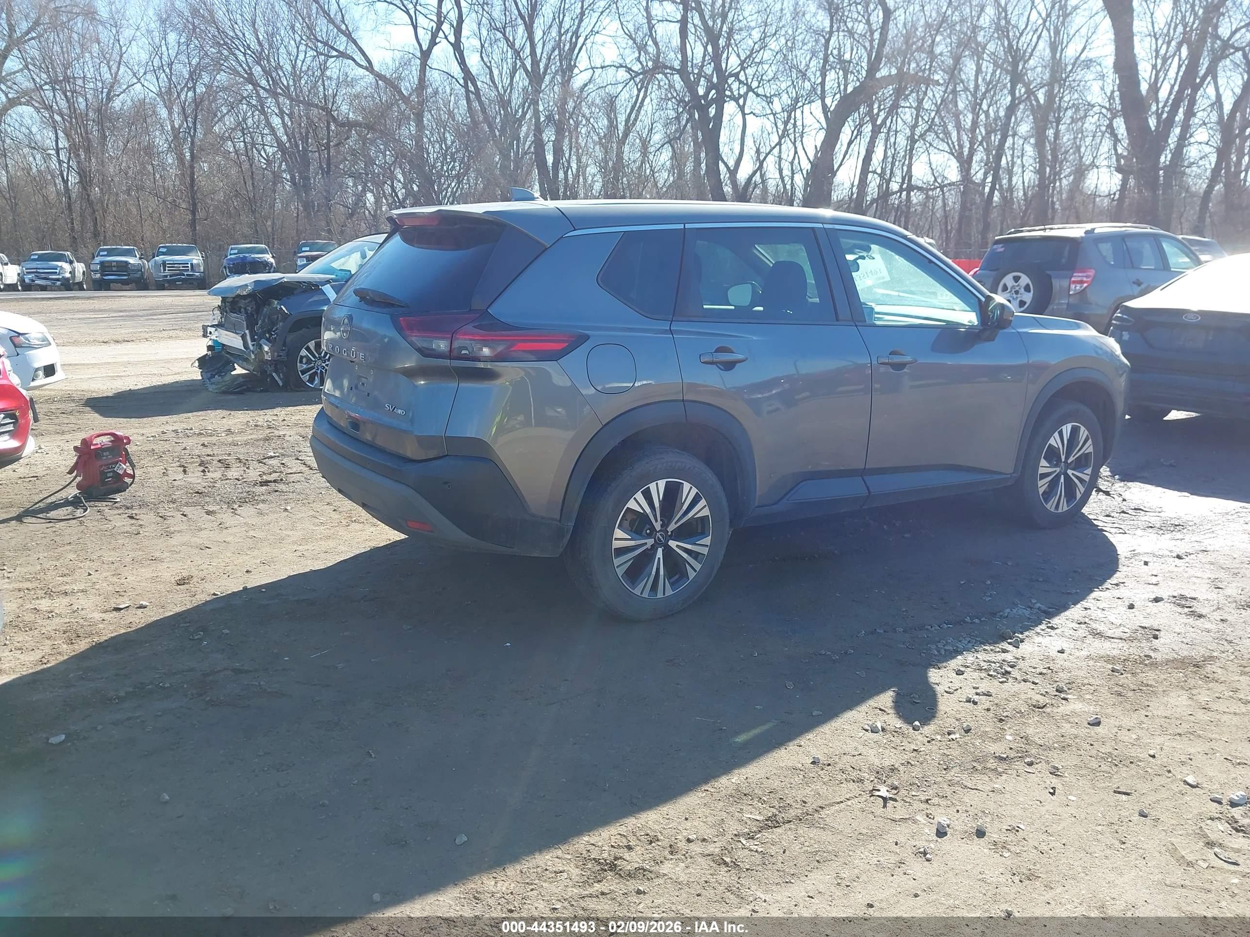 NISSAN ROGUE image 4