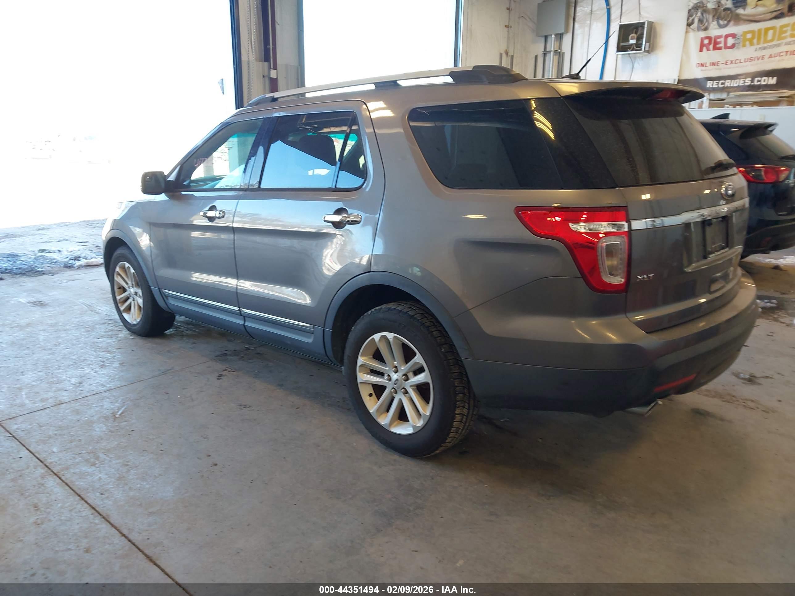FORD EXPLORER image 3