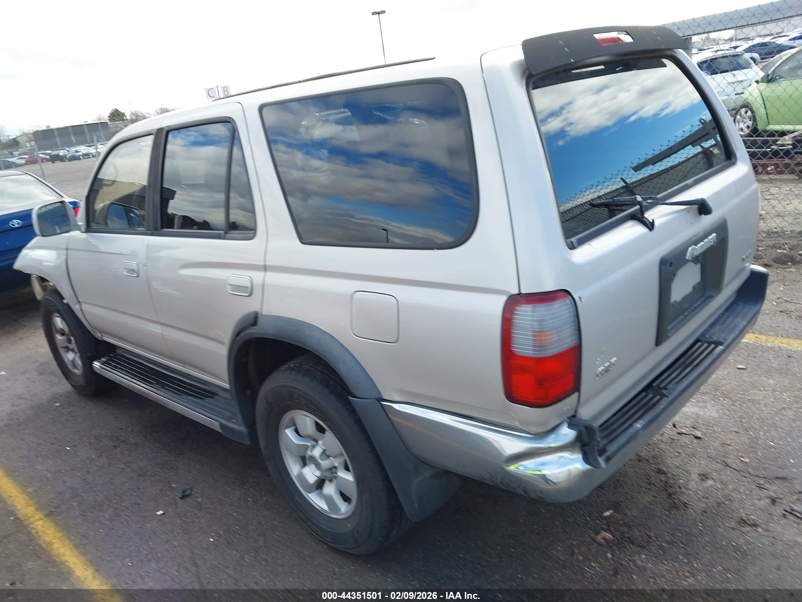 TOYOTA 4RUNNER image 3