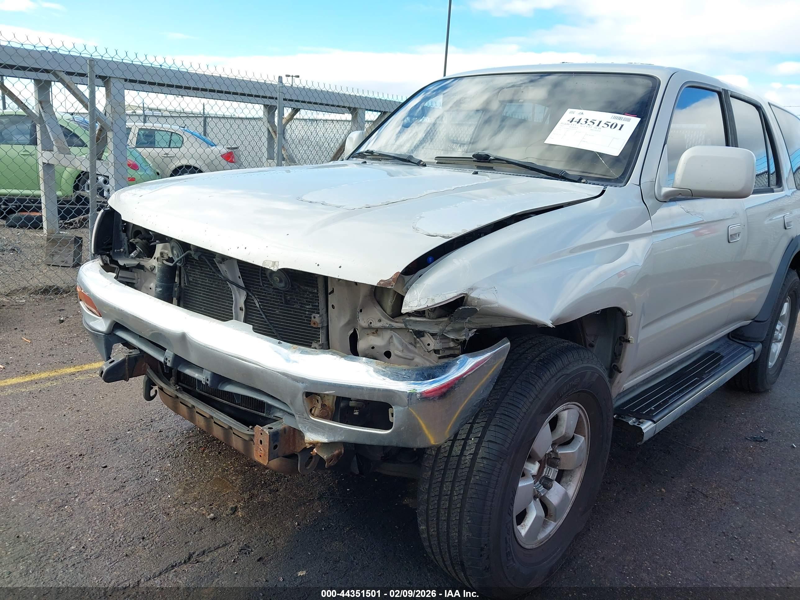 TOYOTA 4RUNNER image 6