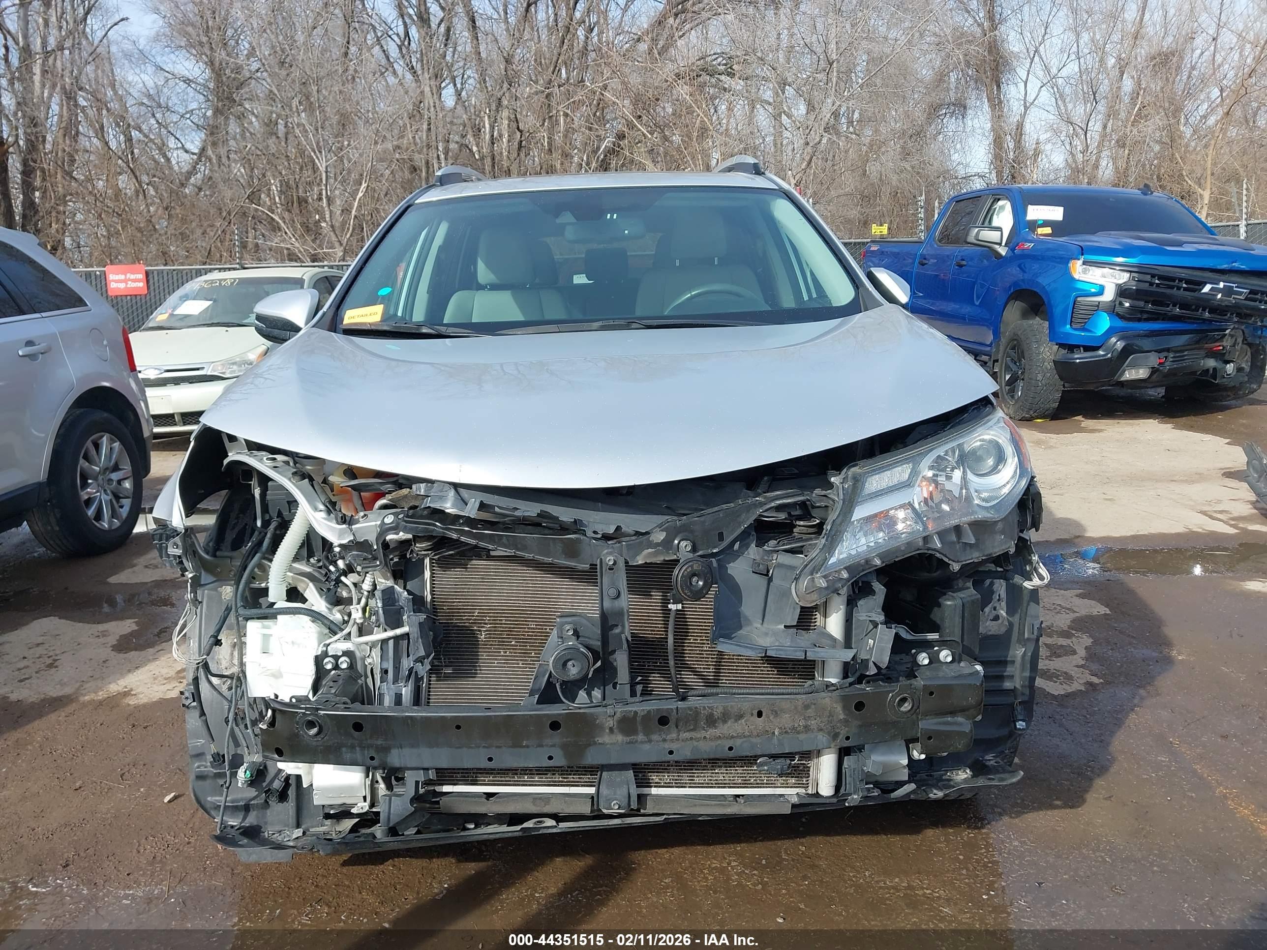 TOYOTA RAV4 image 6