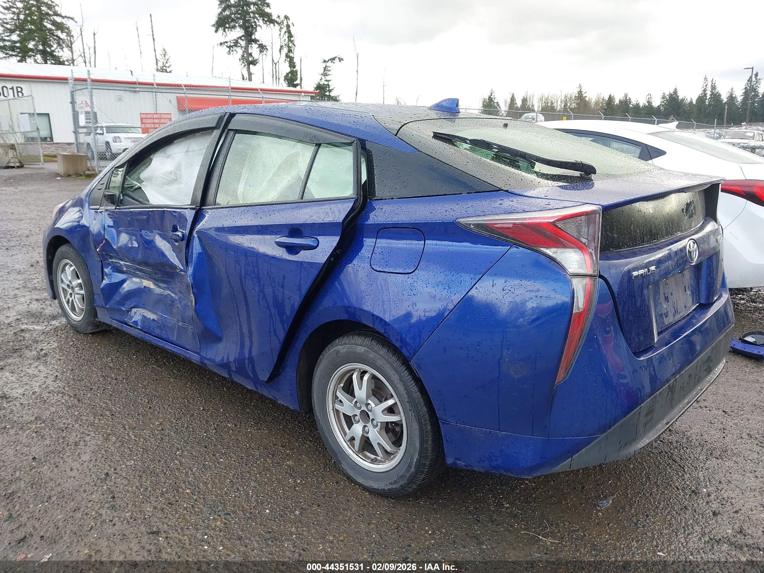 TOYOTA PRIUS image 3