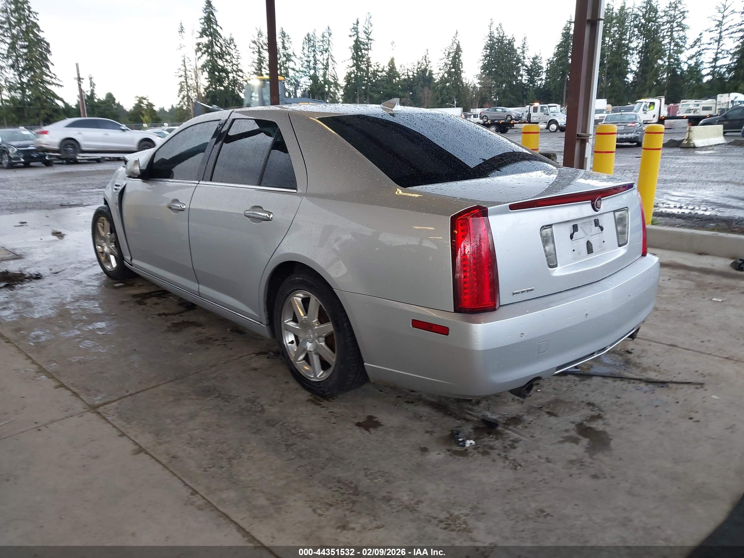 CADILLAC STS image 3