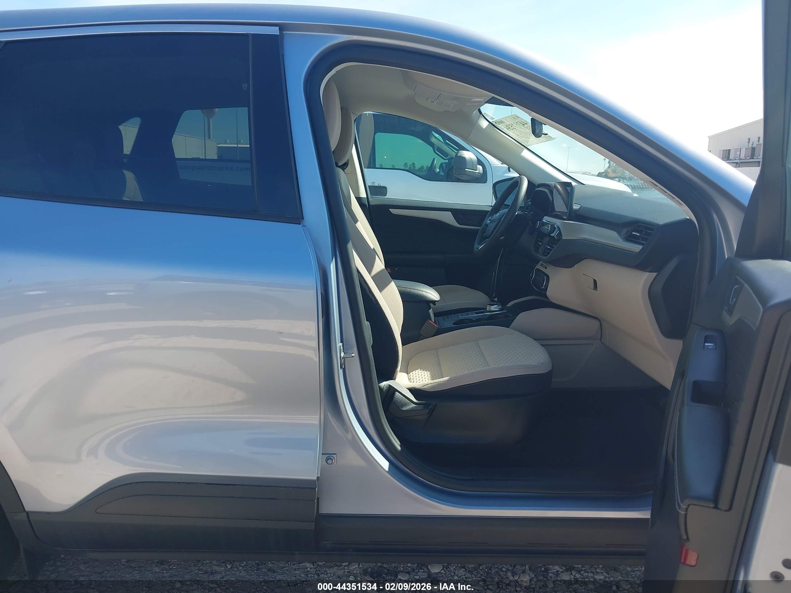 FORD ESCAPE image 5