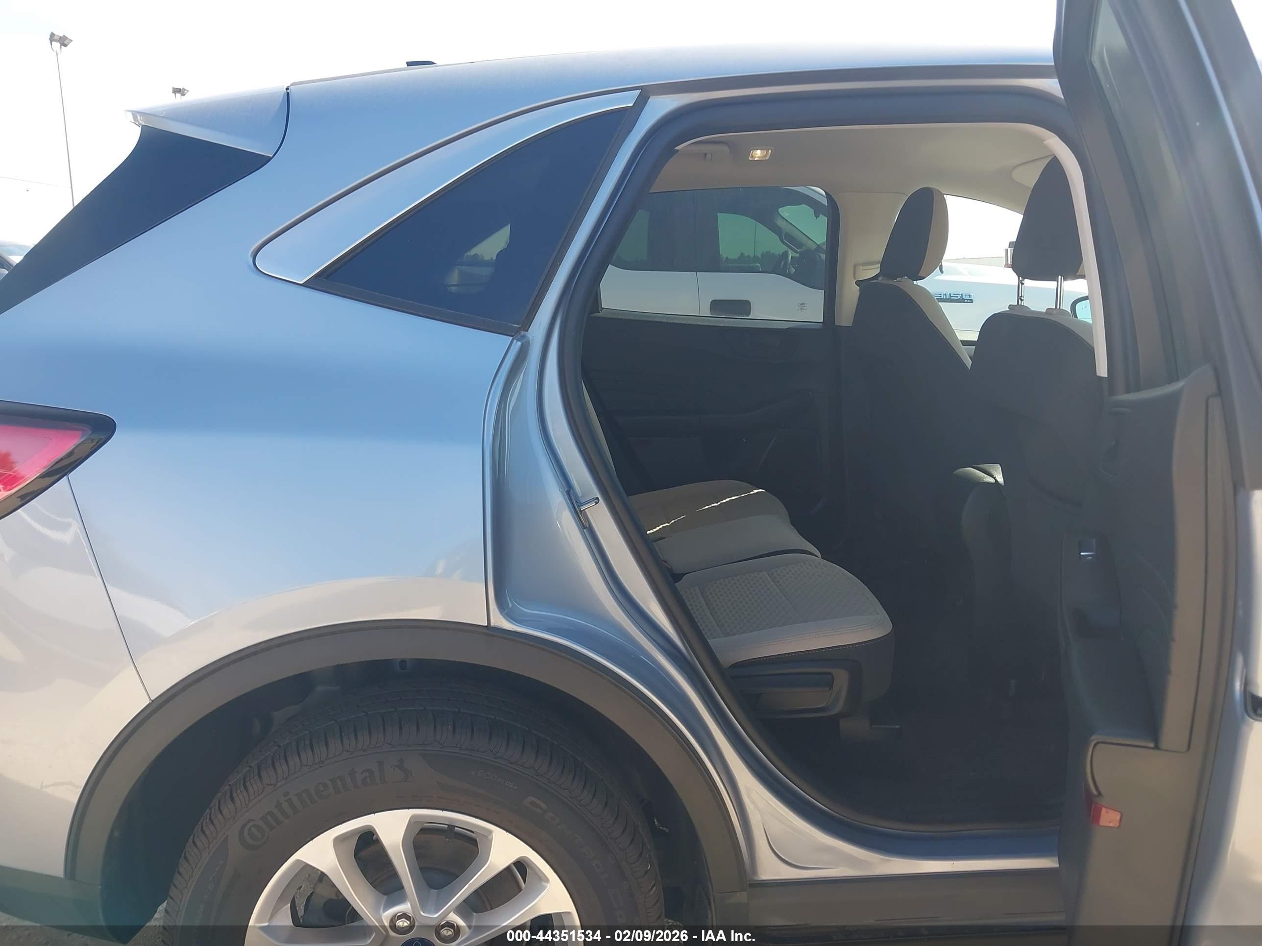 FORD ESCAPE image 8