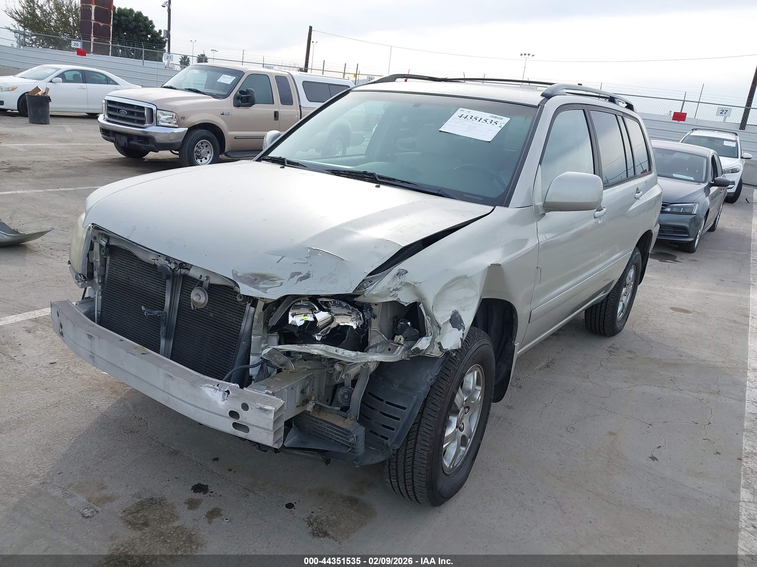 TOYOTA HIGHLANDER image 2