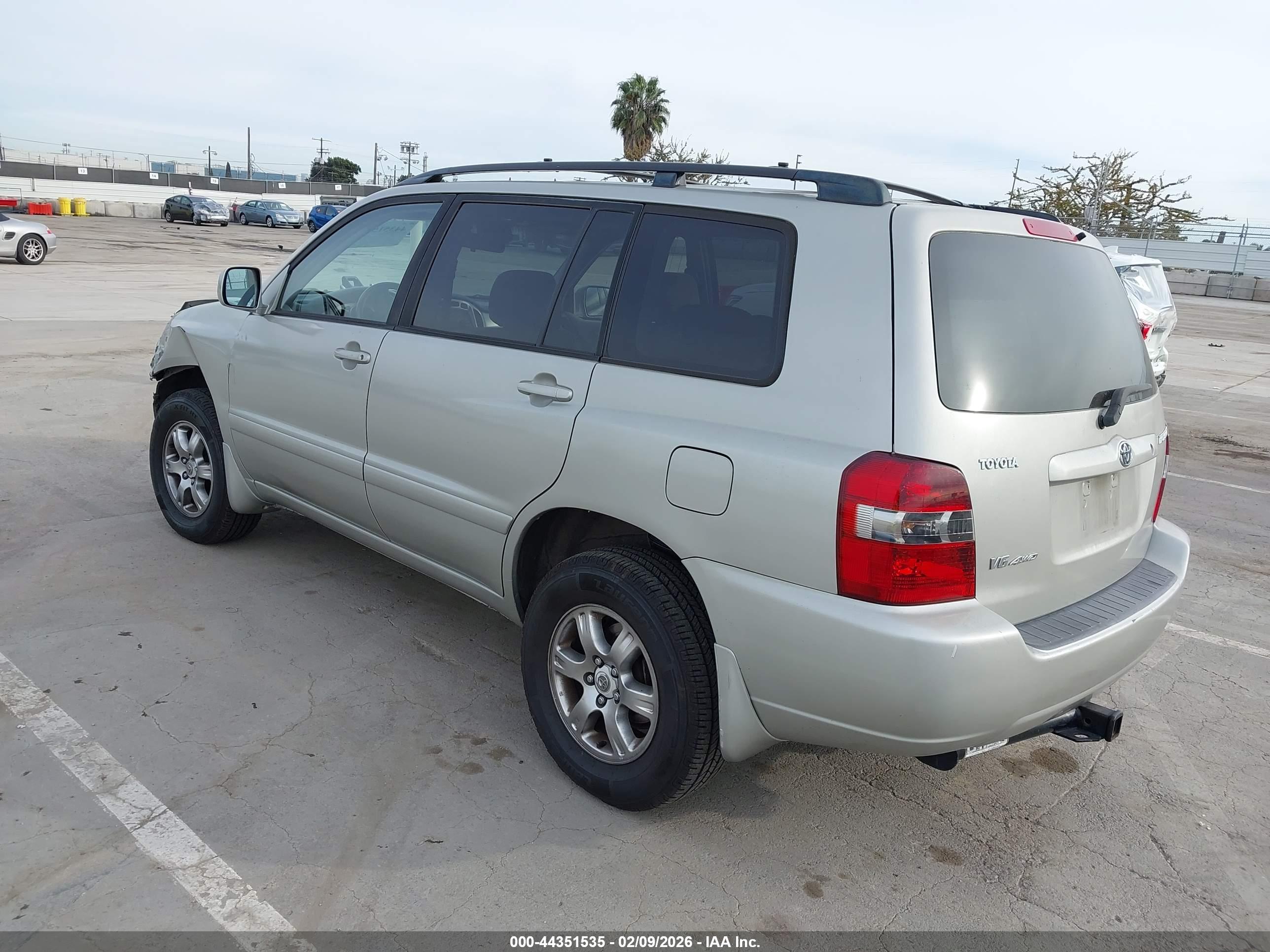 TOYOTA HIGHLANDER image 3