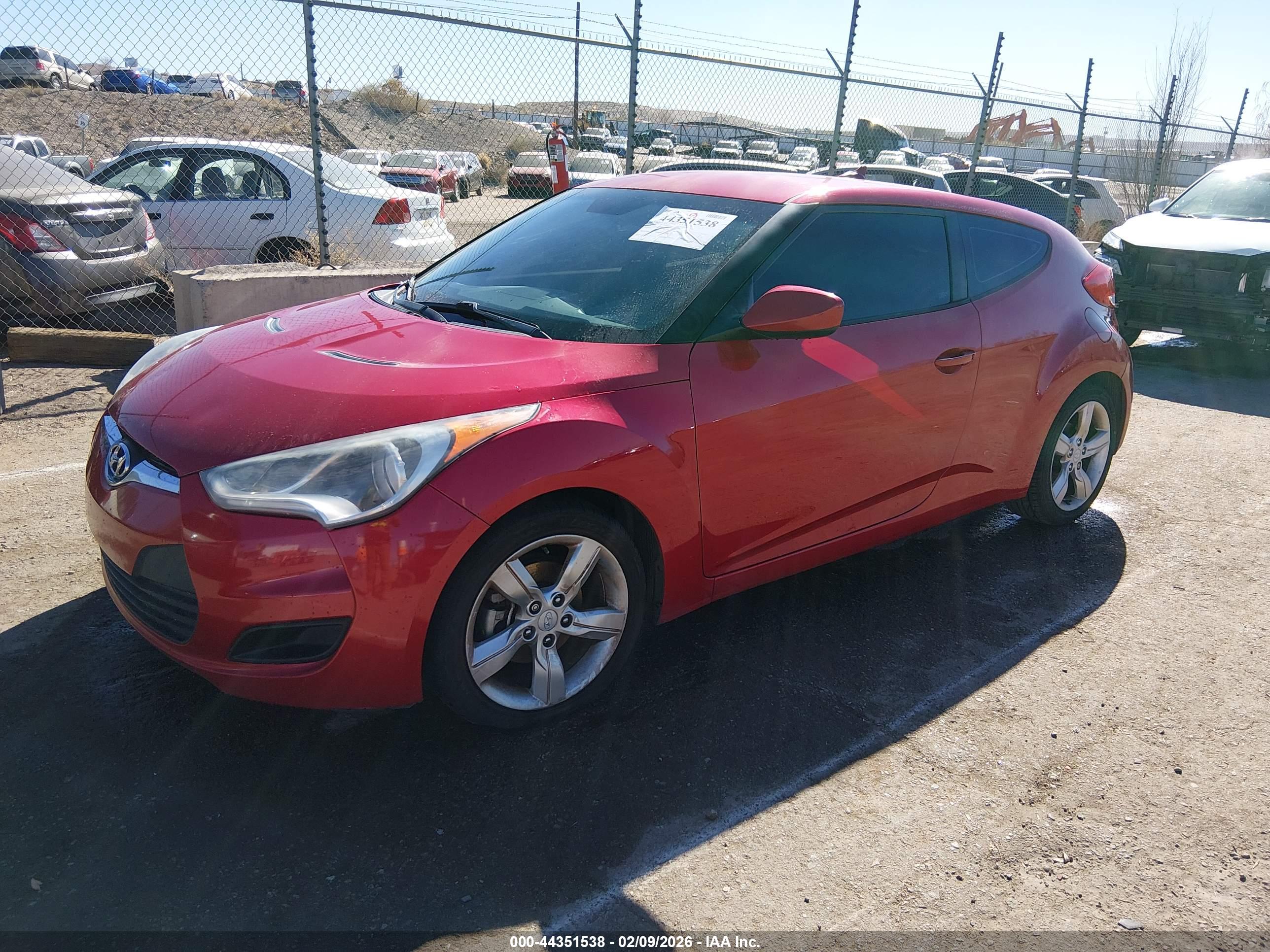 HYUNDAI VELOSTER image 2