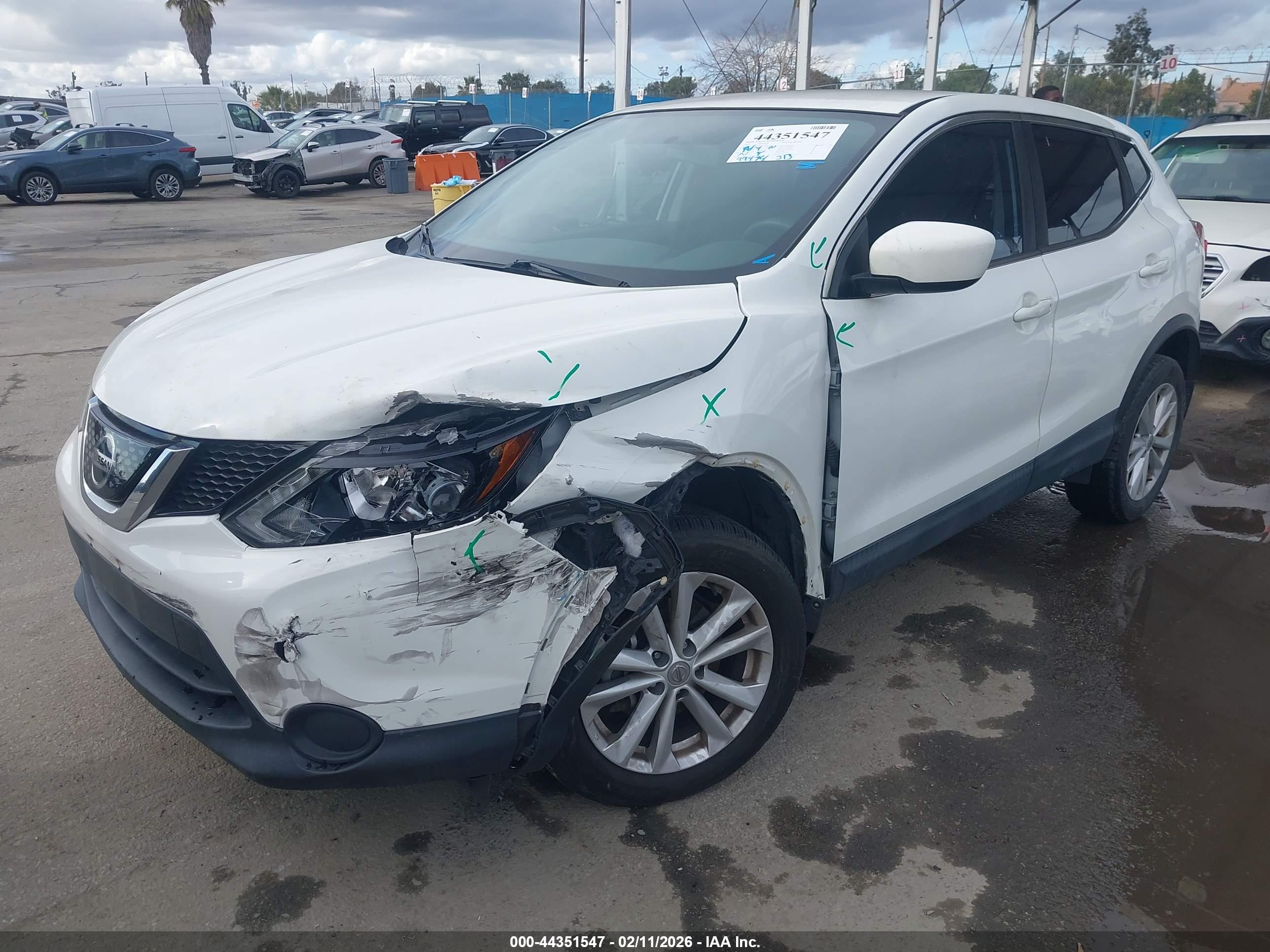 NISSAN ROGUE image 2