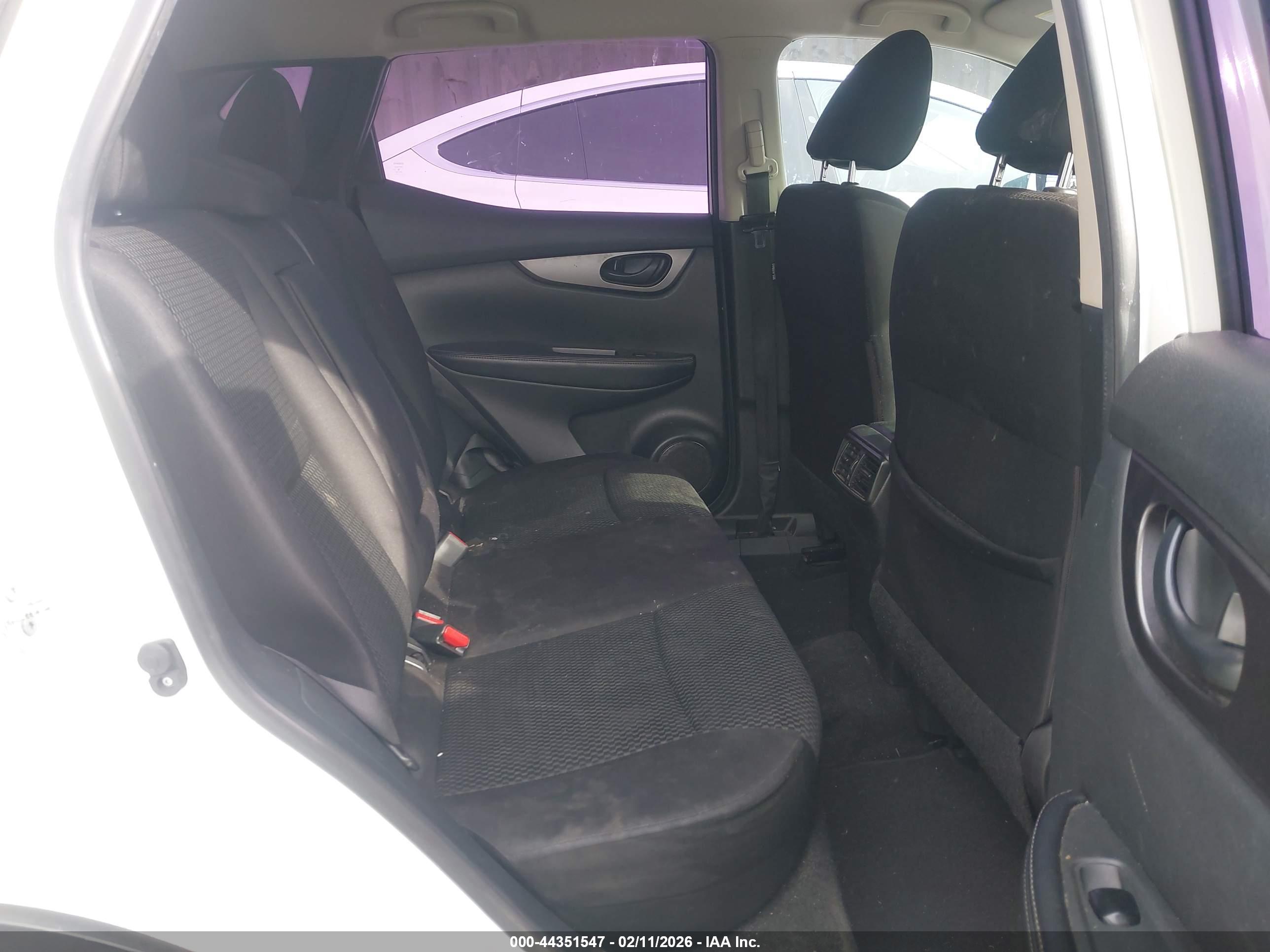NISSAN ROGUE image 8