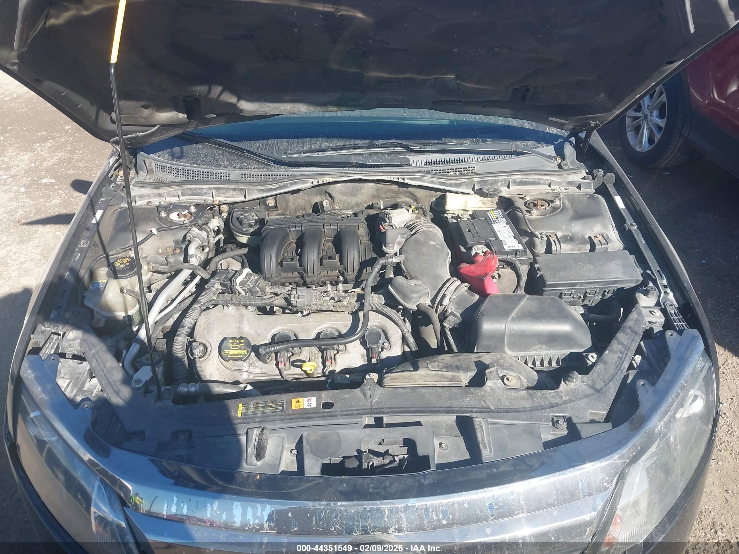 FORD FUSION image 10
