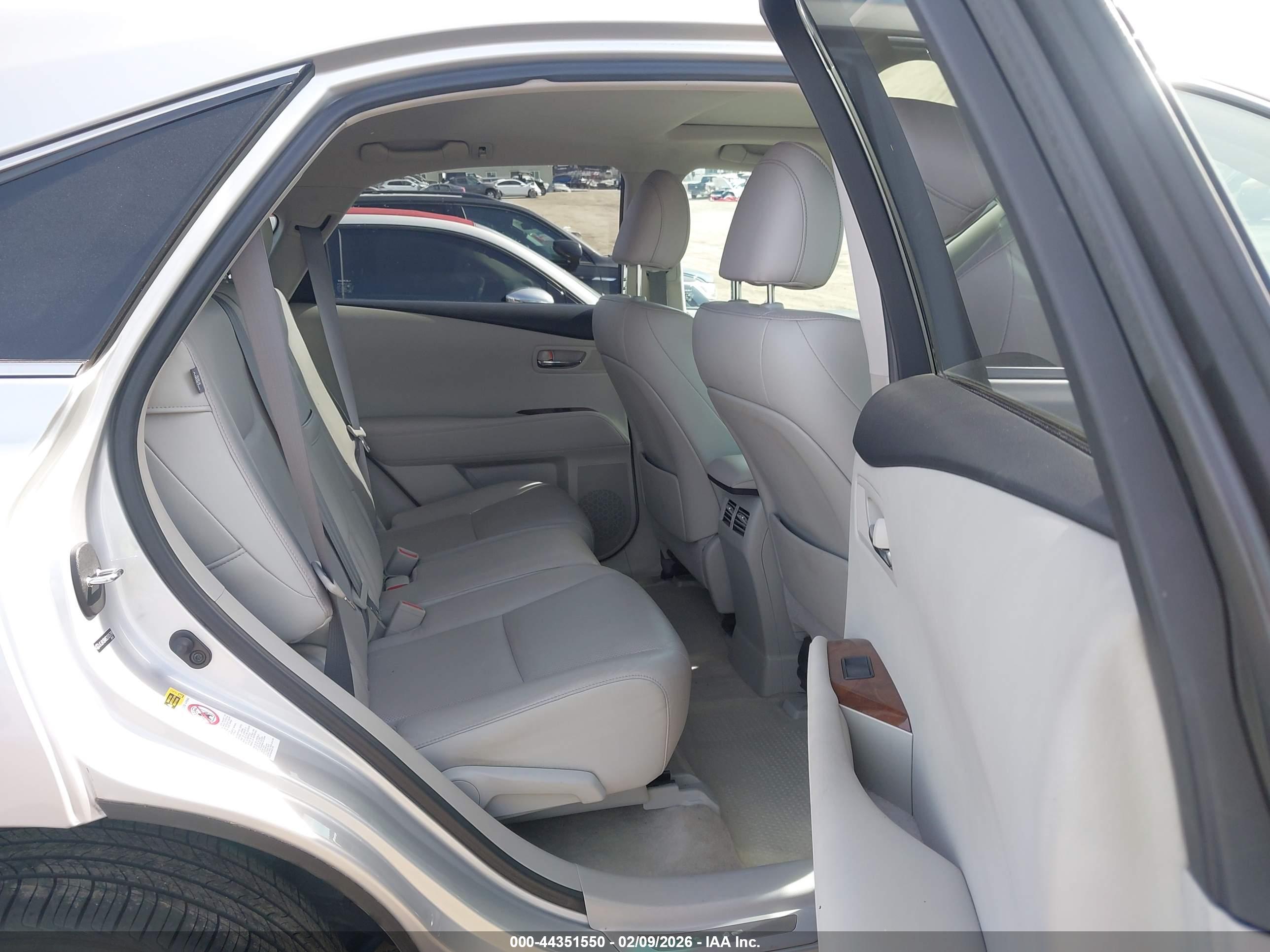 LEXUS RX image 8