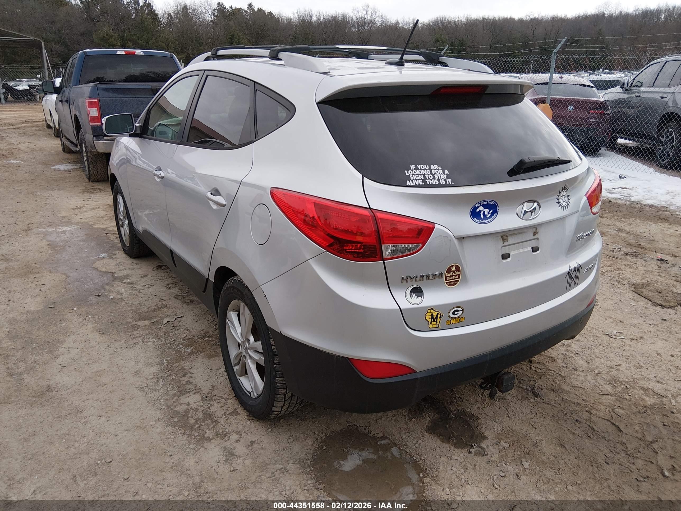 HYUNDAI TUCSON image 3