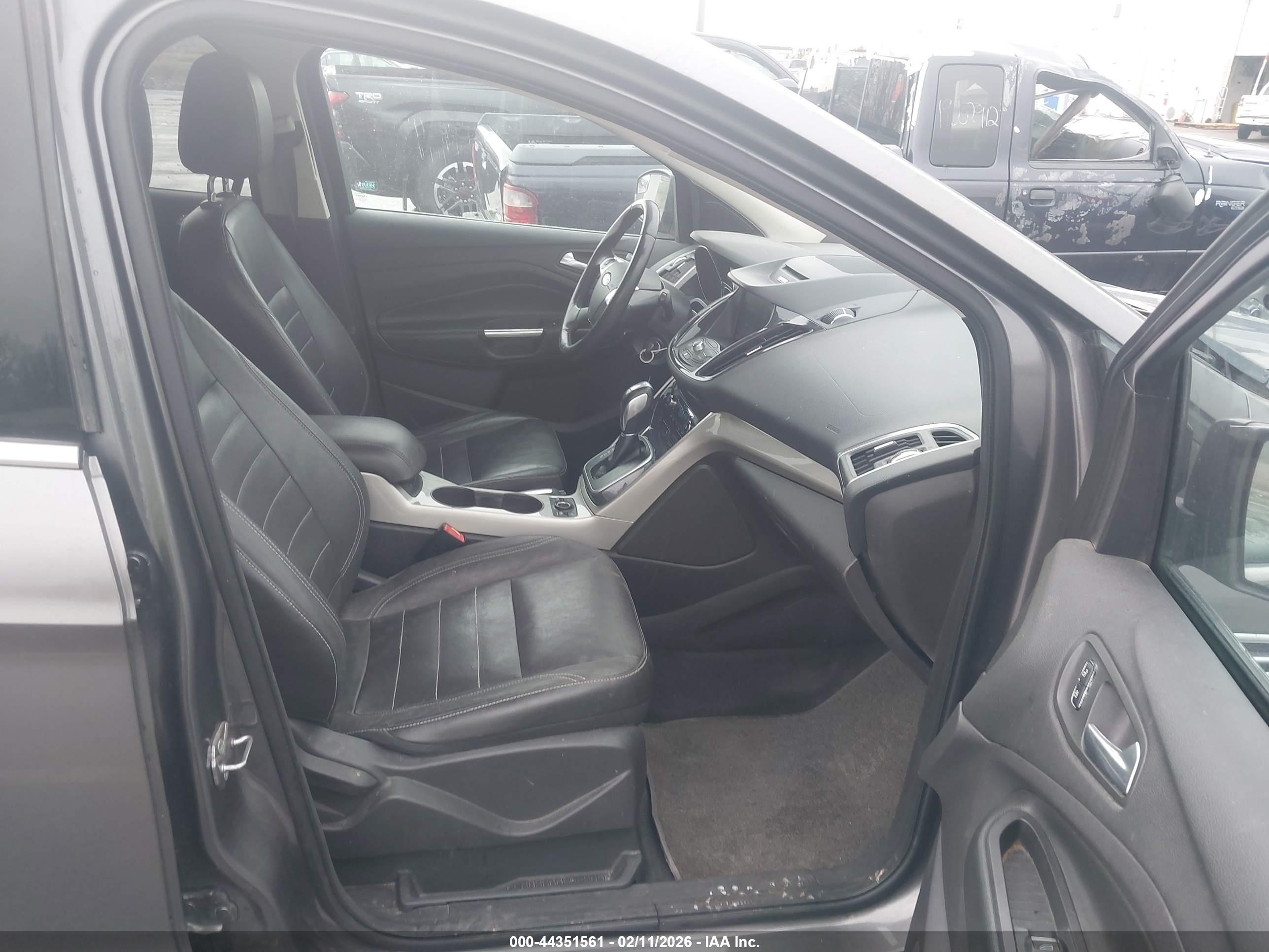 FORD ESCAPE image 5