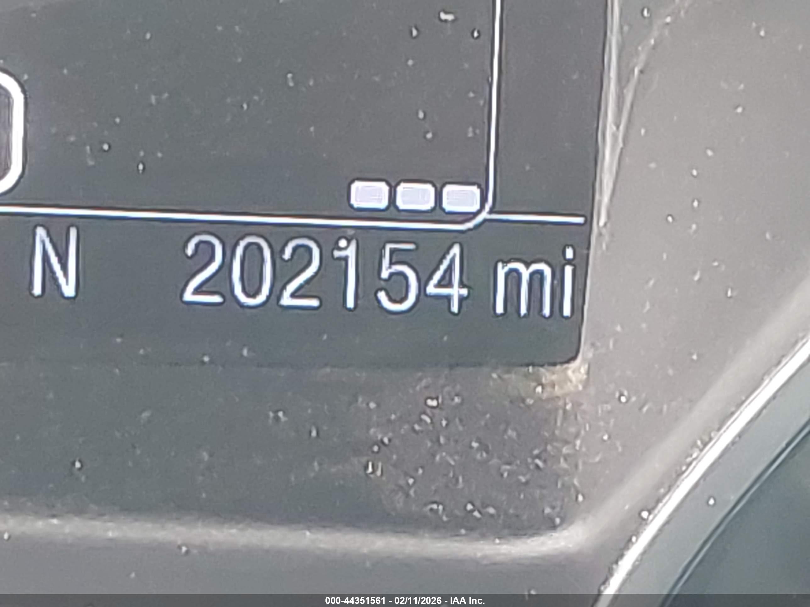 FORD ESCAPE image 7