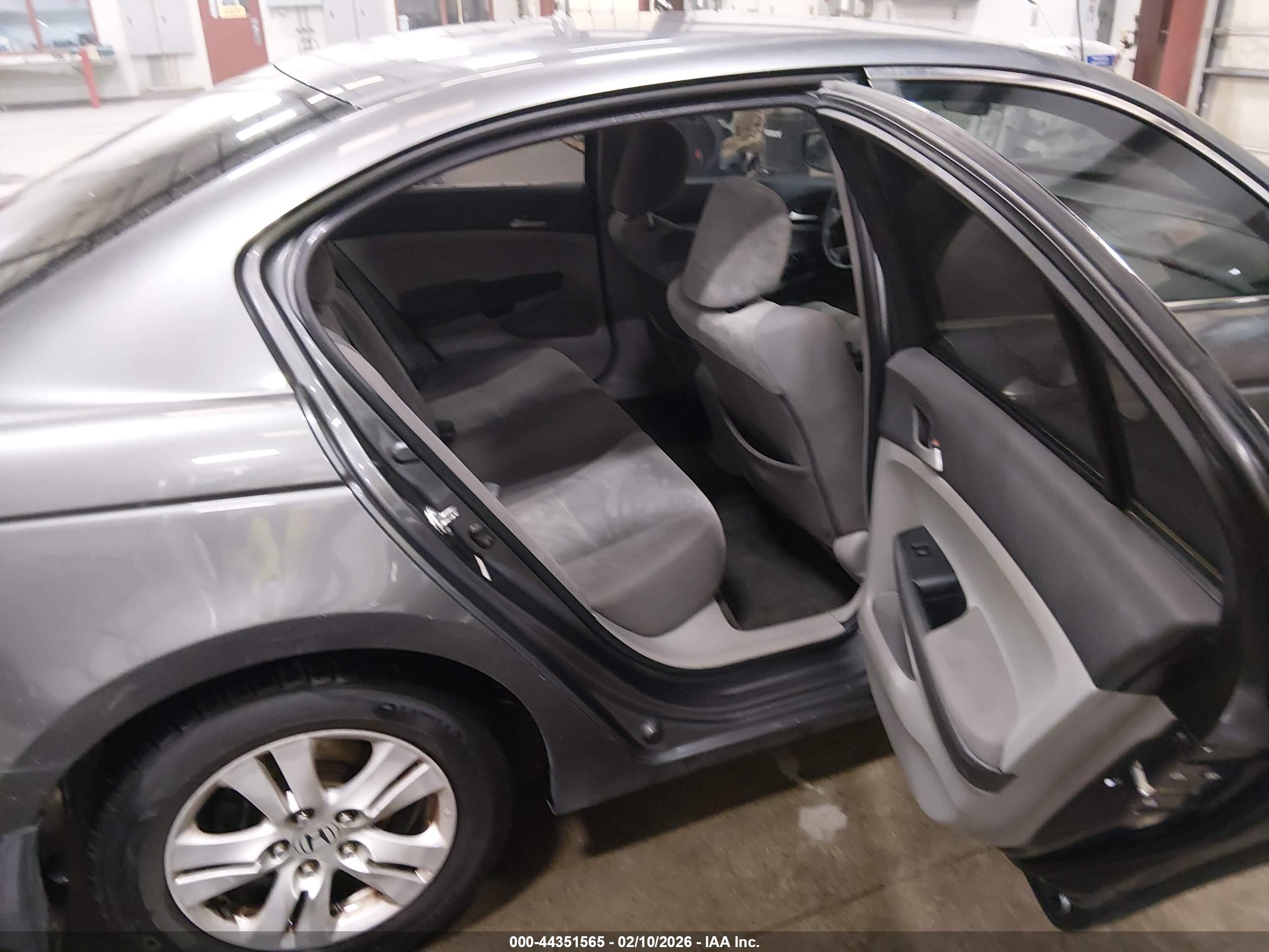 HONDA ACCORD image 8