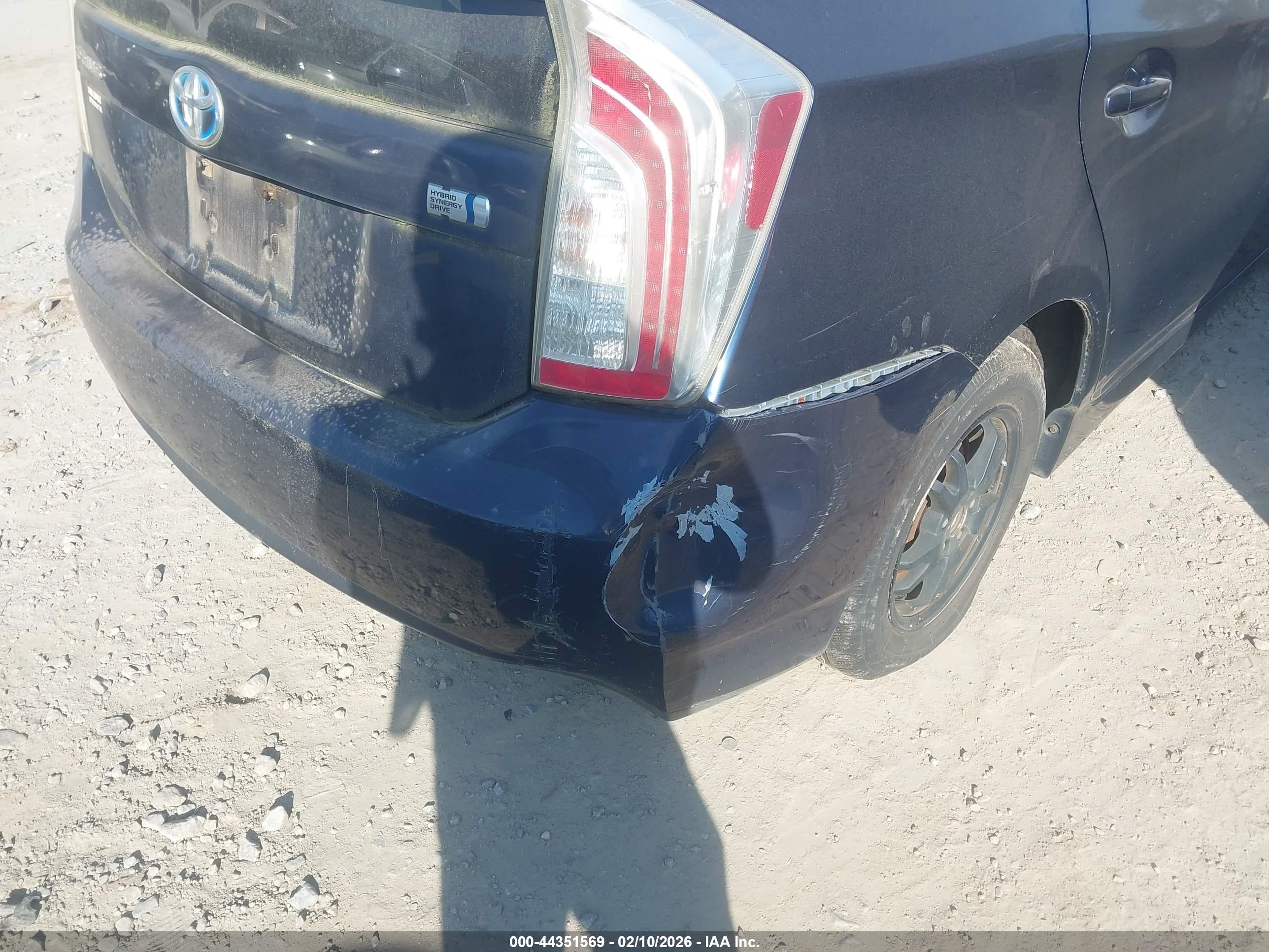 TOYOTA PRIUS image 6