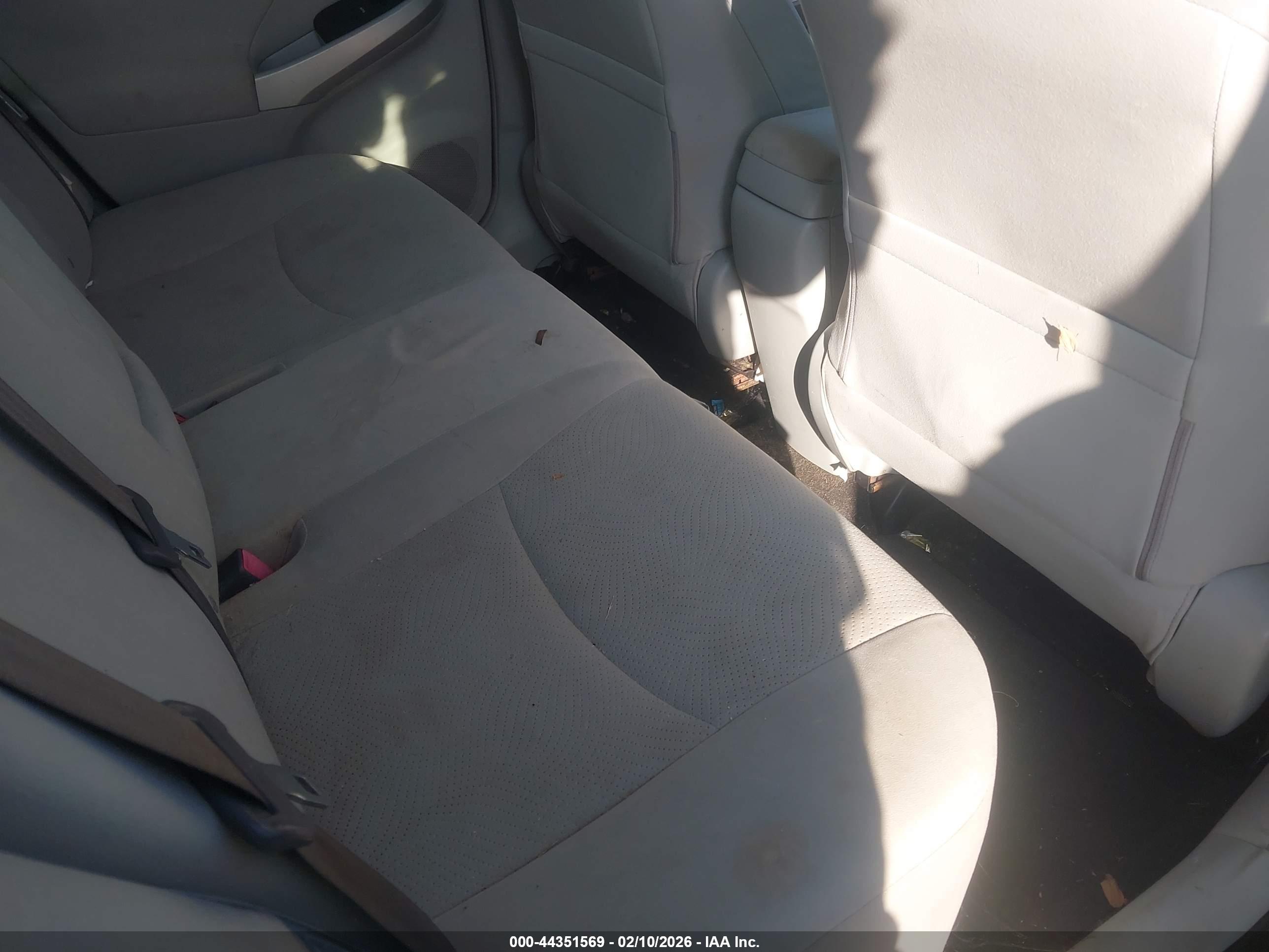 TOYOTA PRIUS image 8