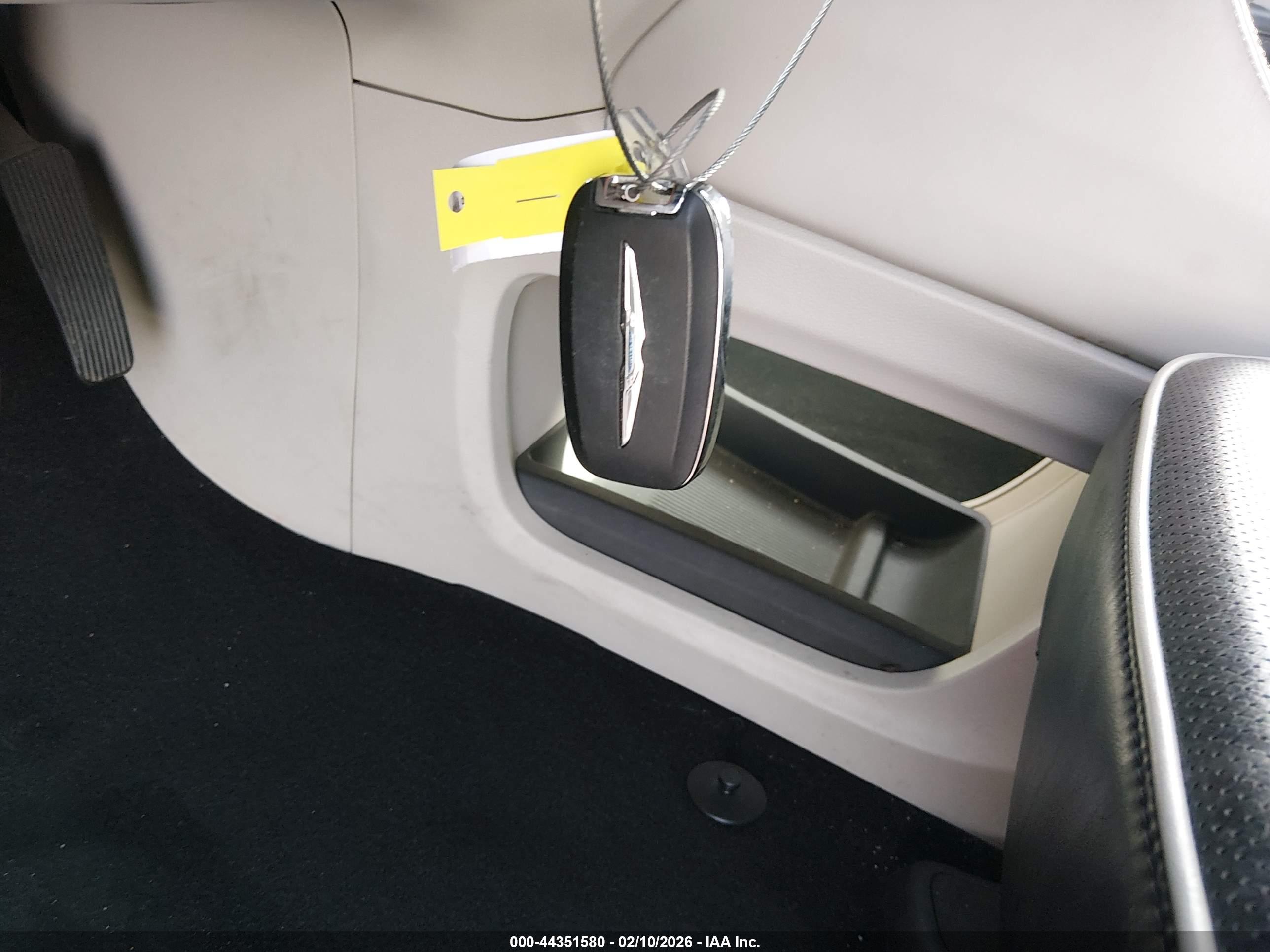 CHRYSLER PACIFICA image 11