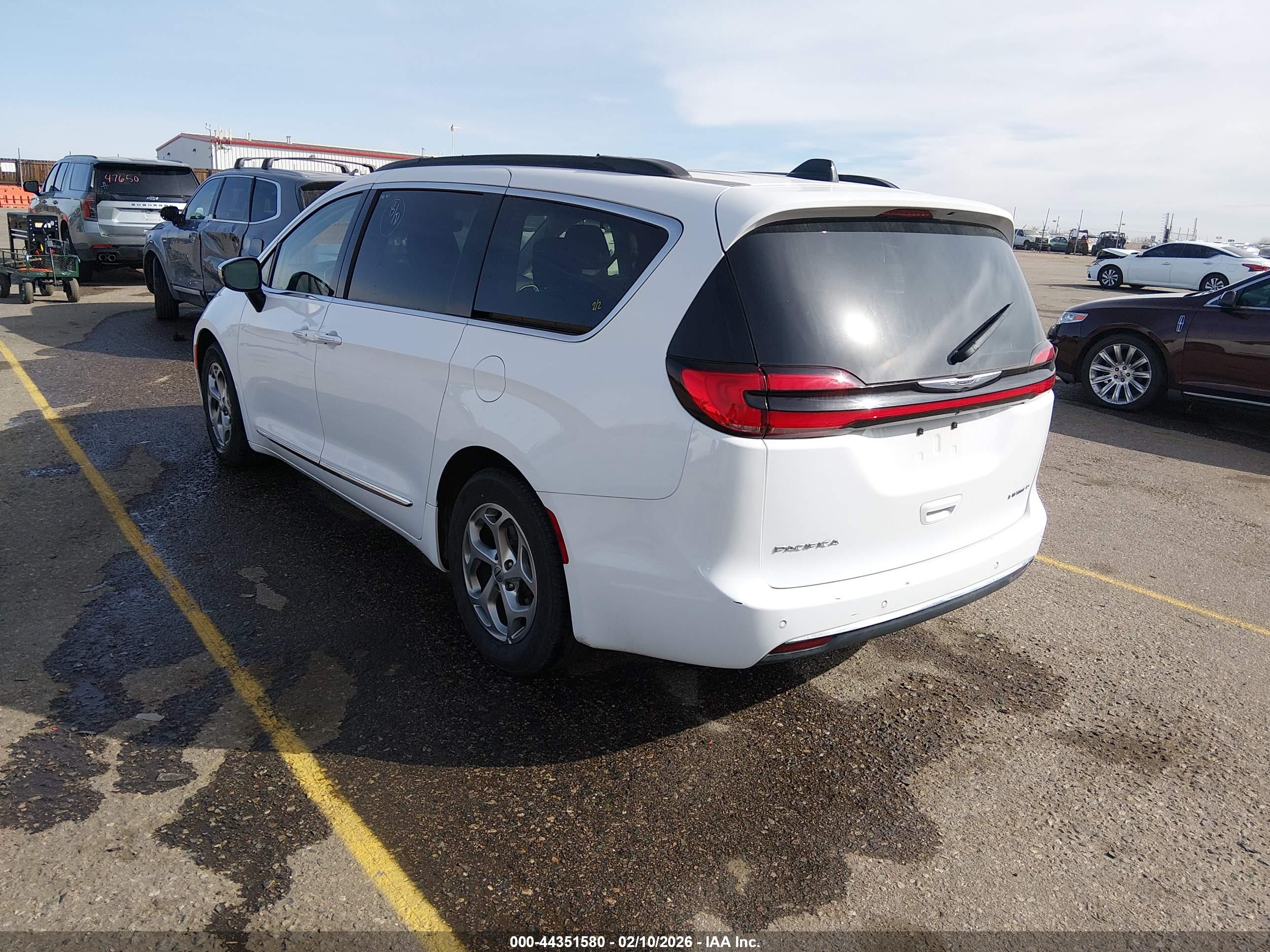 CHRYSLER PACIFICA image 3