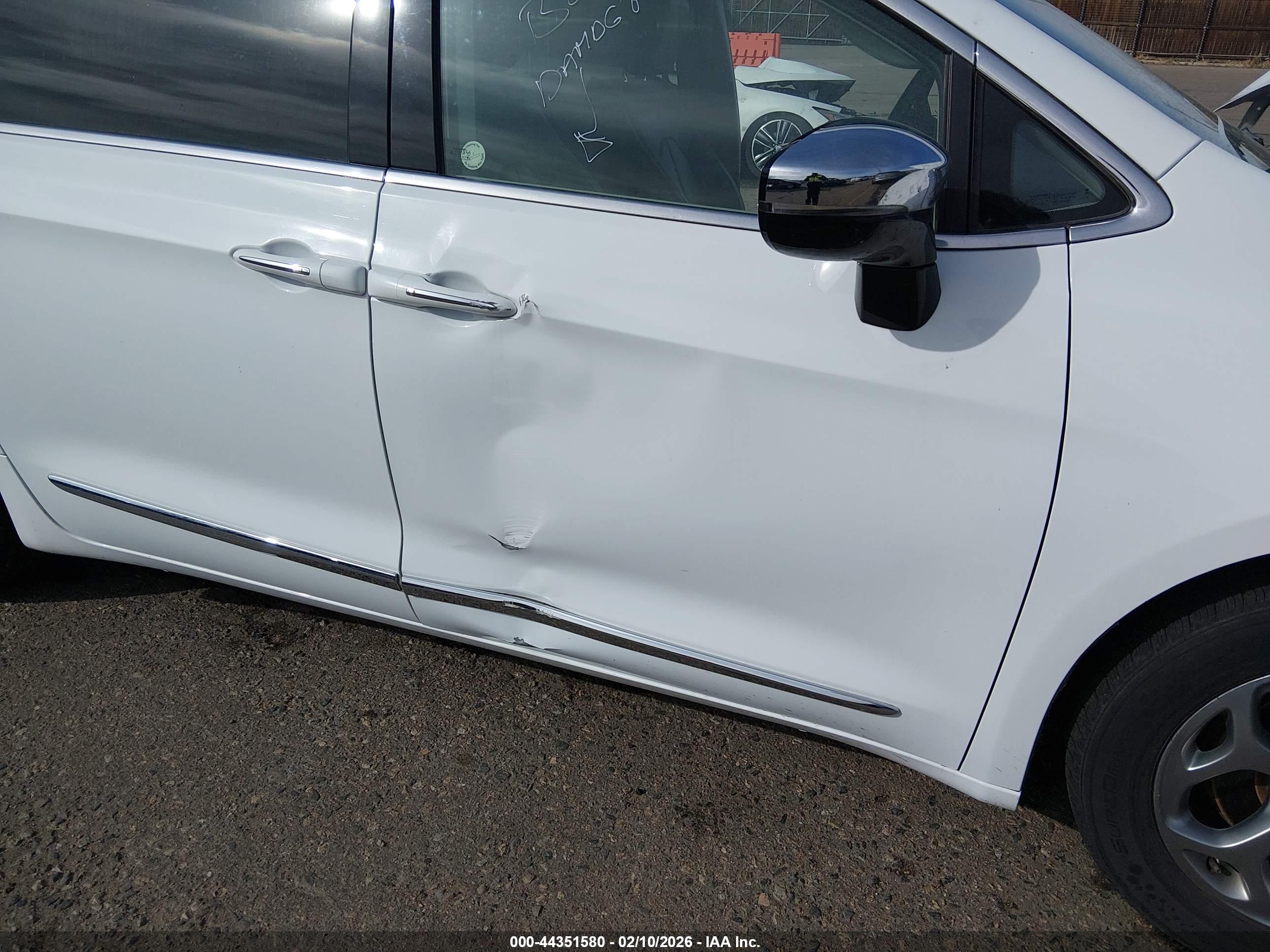 CHRYSLER PACIFICA image 6